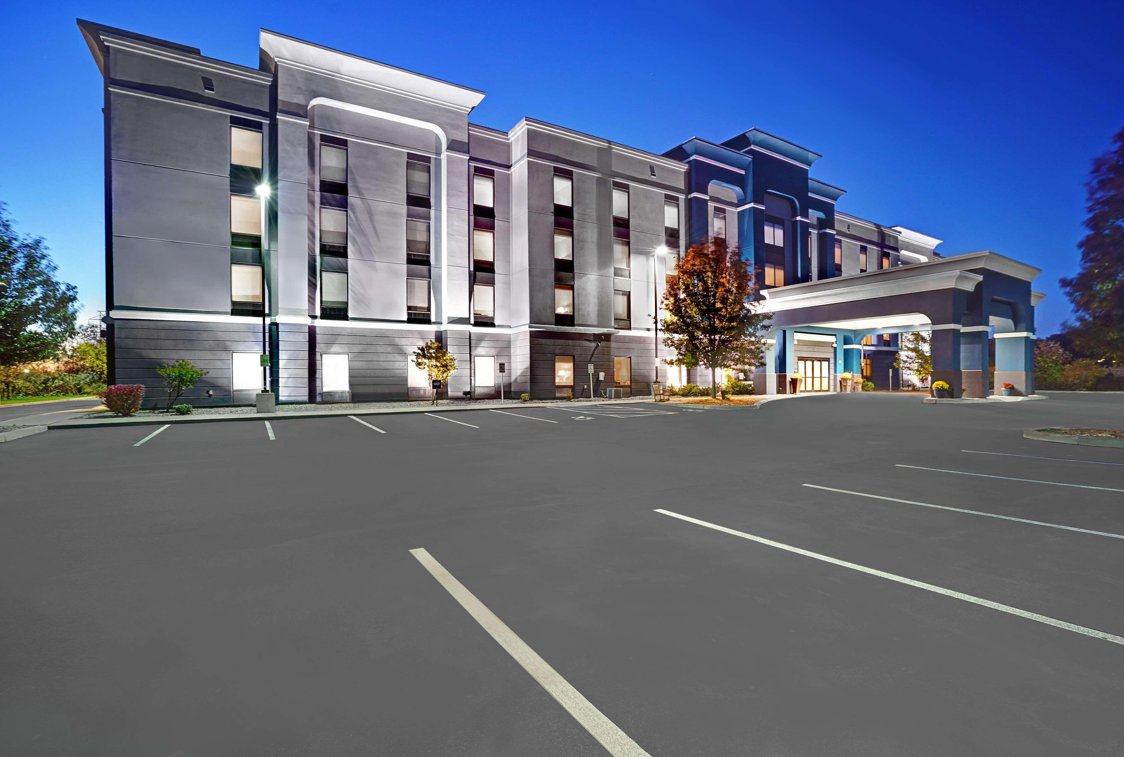 Hampton Inn & Suites By Hilton Syracuse Dewitt East Syracuse Exterior photo