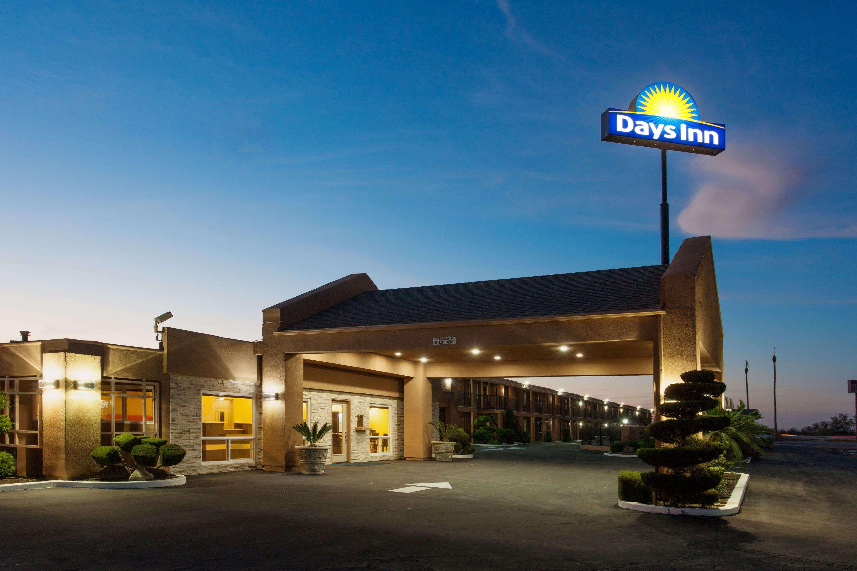 Days Inn By Wyndham Chowchilla Gateway To Yosemite Exterior photo