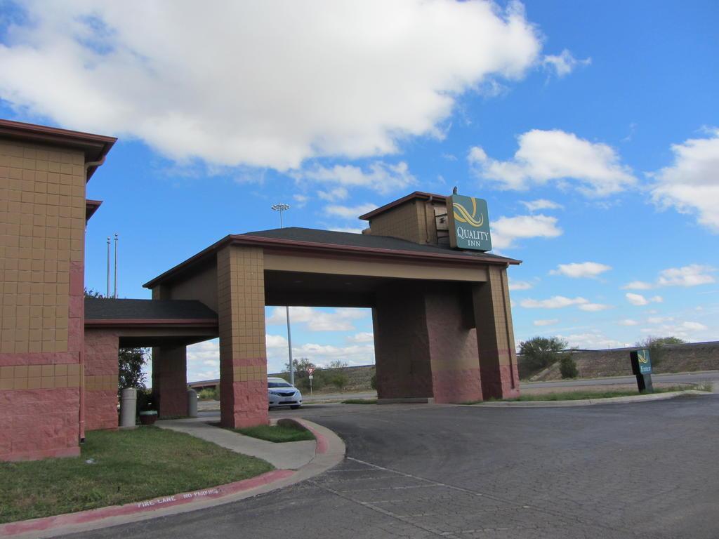 Quality Inn Midland Exterior photo