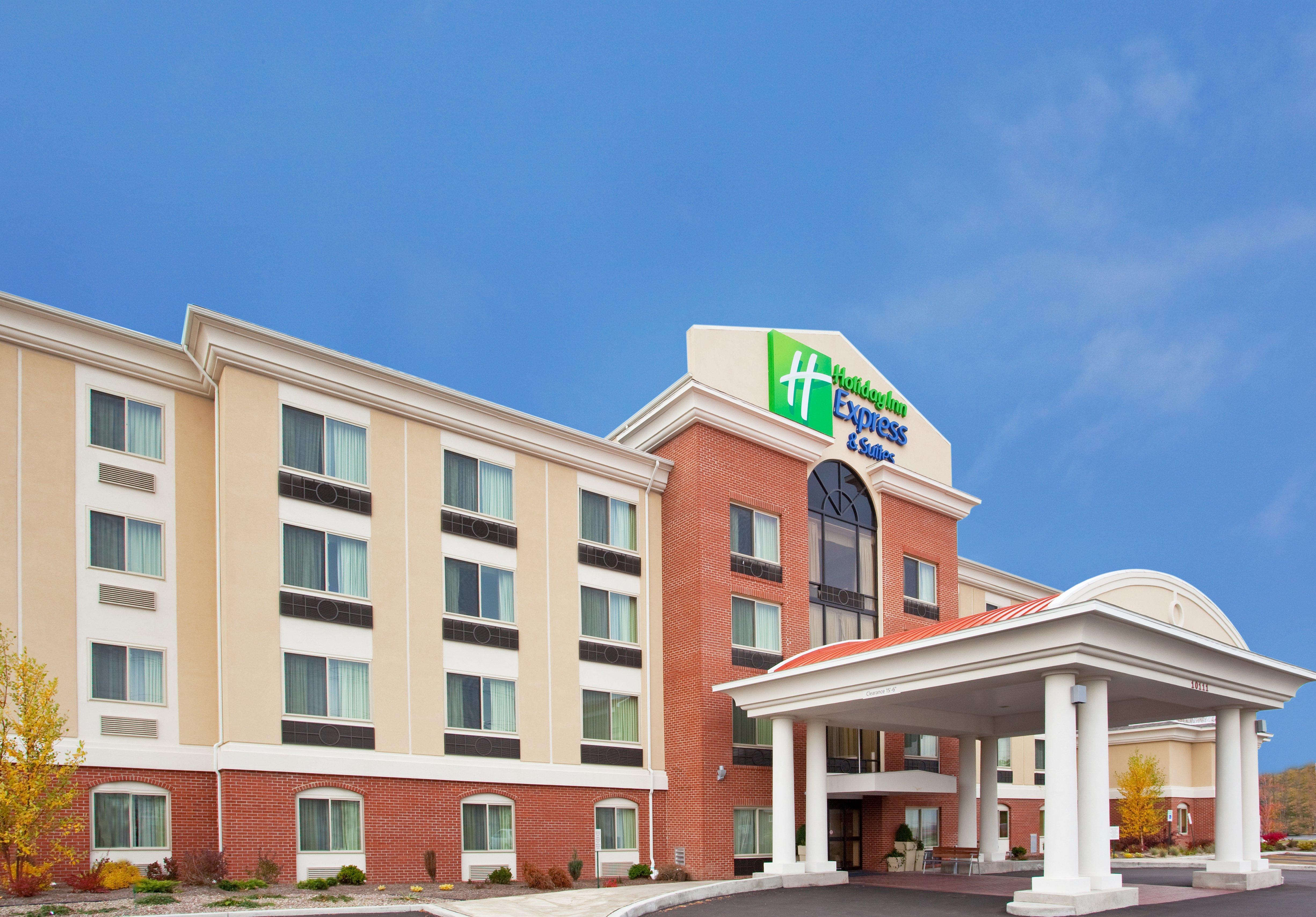 Holiday Inn Express & Suites Niagara Falls, An Ihg Hotel Exterior photo