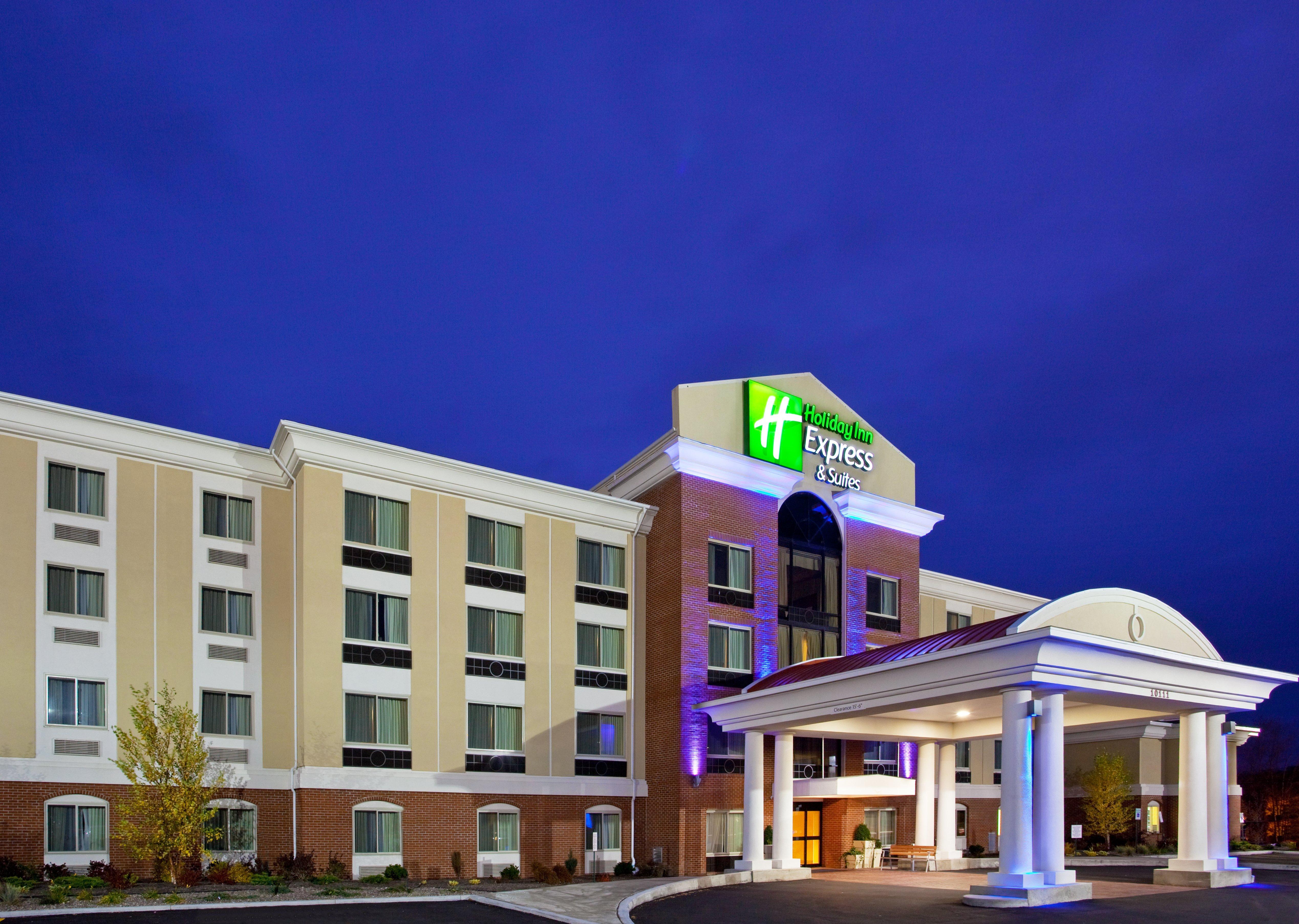 Holiday Inn Express & Suites Niagara Falls, An Ihg Hotel Exterior photo