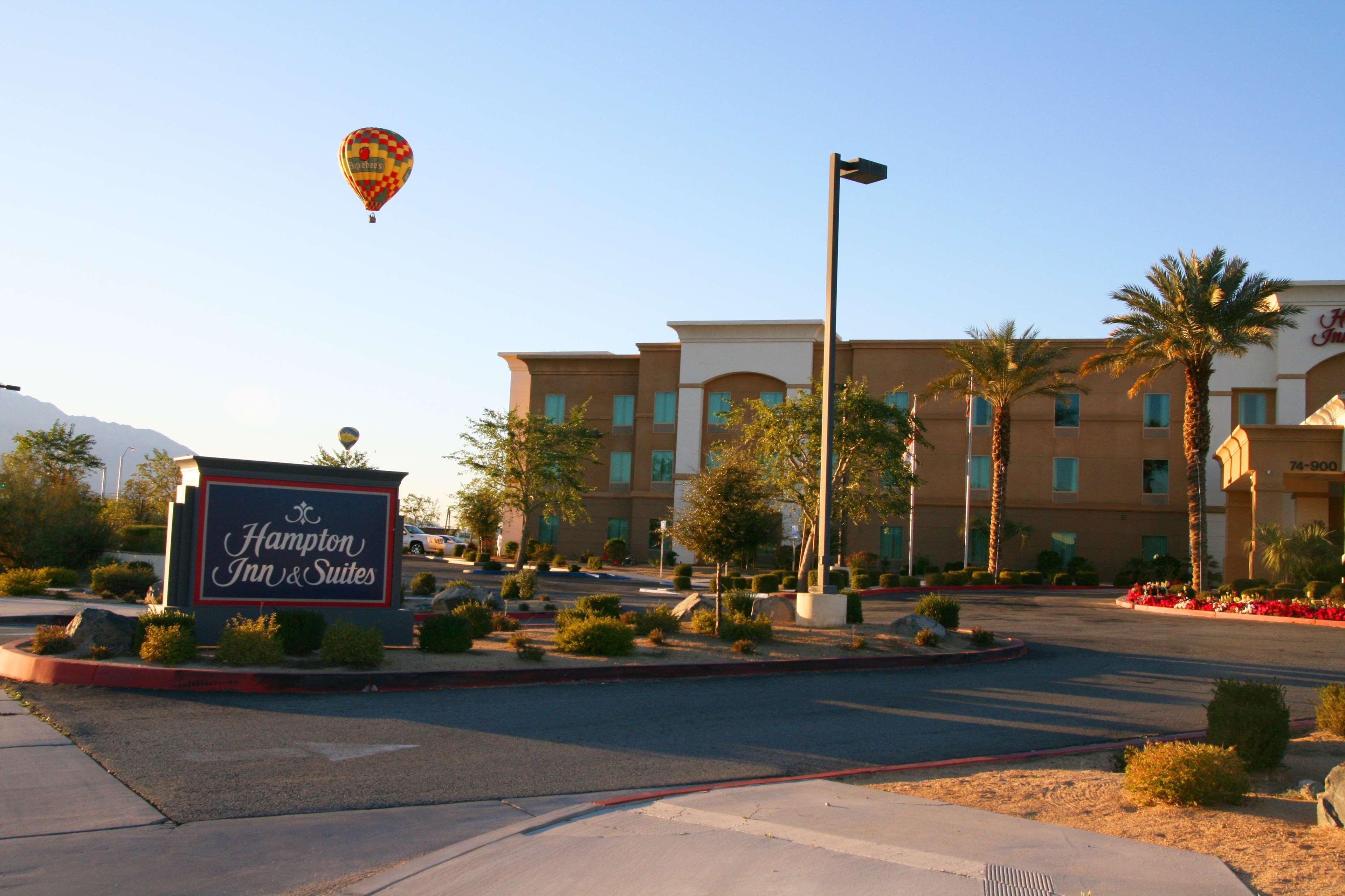 Hampton Inn & Suites Palm Desert Exterior photo