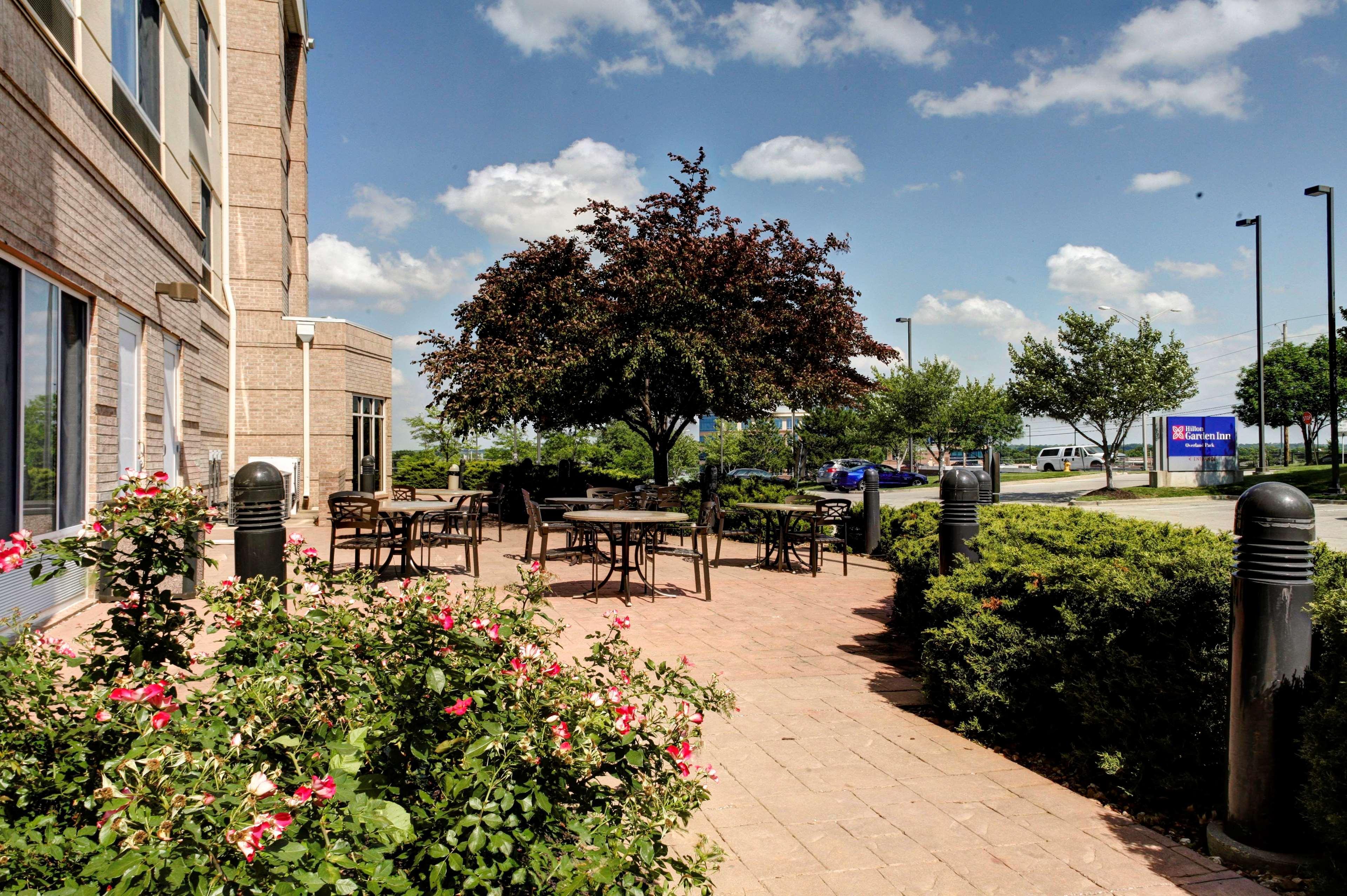 Hilton Garden Inn Overland Park Exterior photo