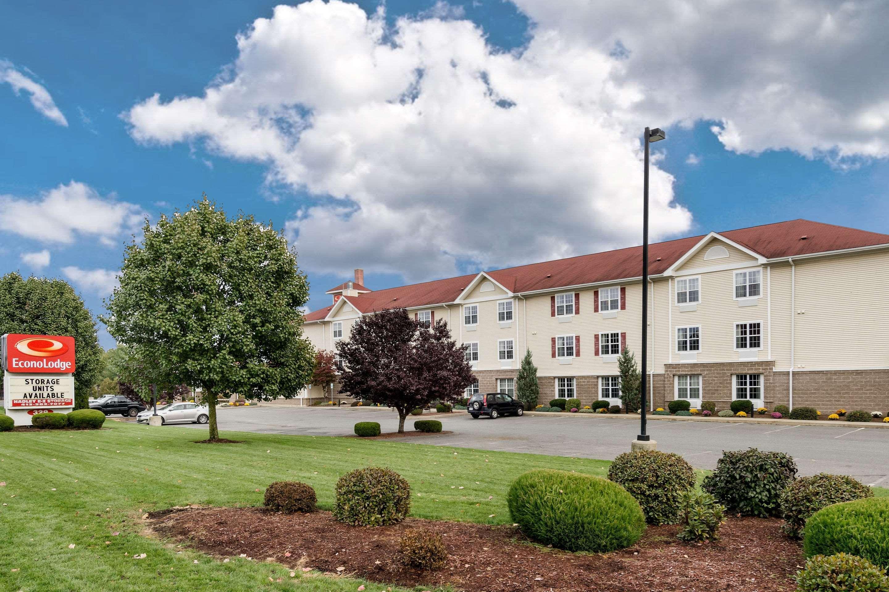 Econo Lodge Hadley Near University Exterior photo