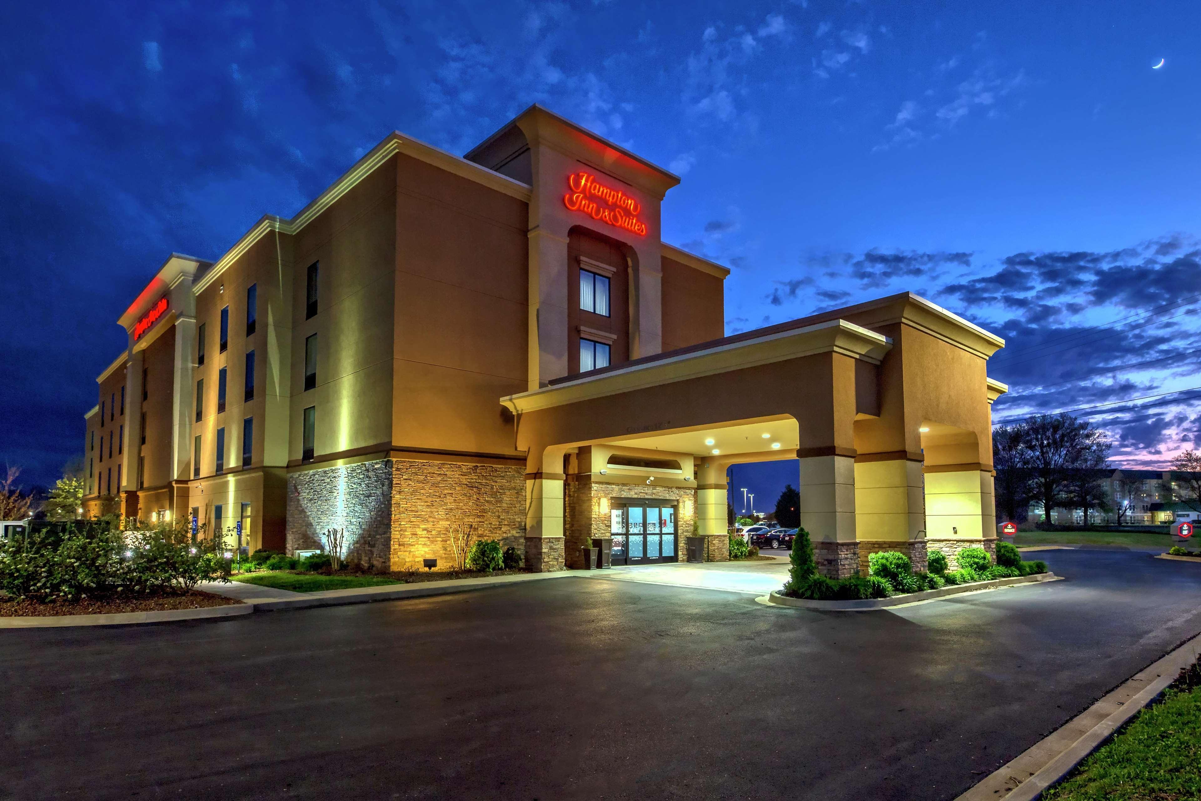 Hampton Inn & Suites Clarksville Exterior photo