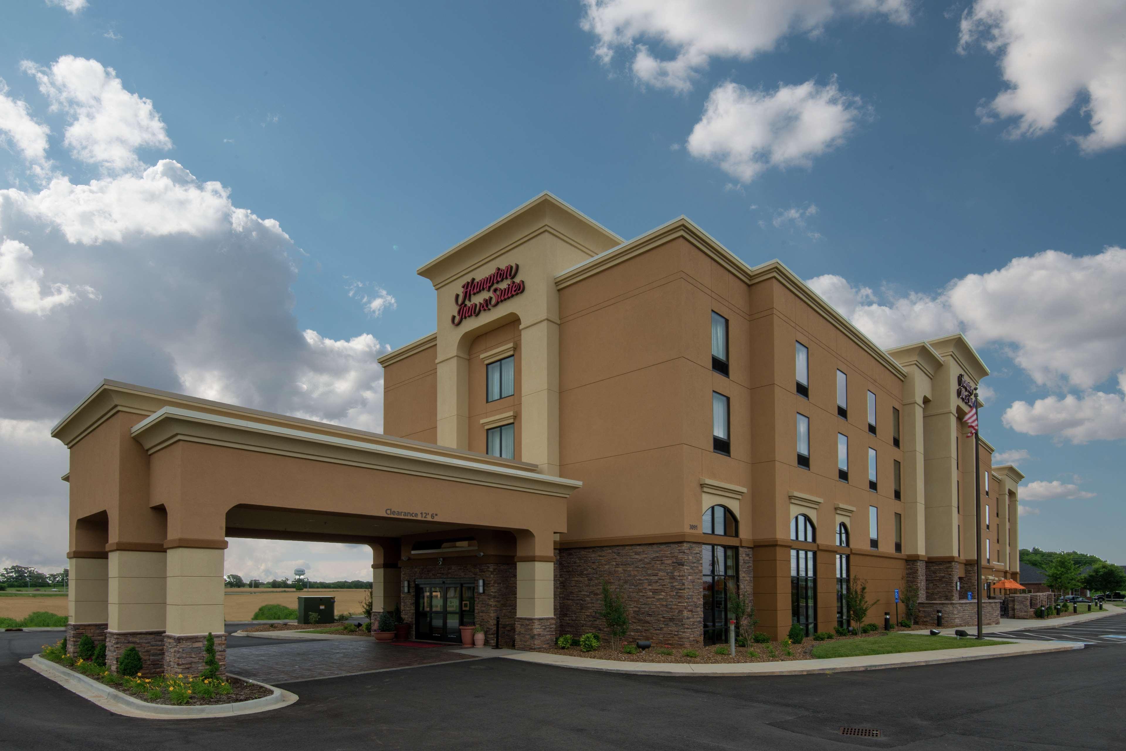 Hampton Inn & Suites Clarksville Exterior photo