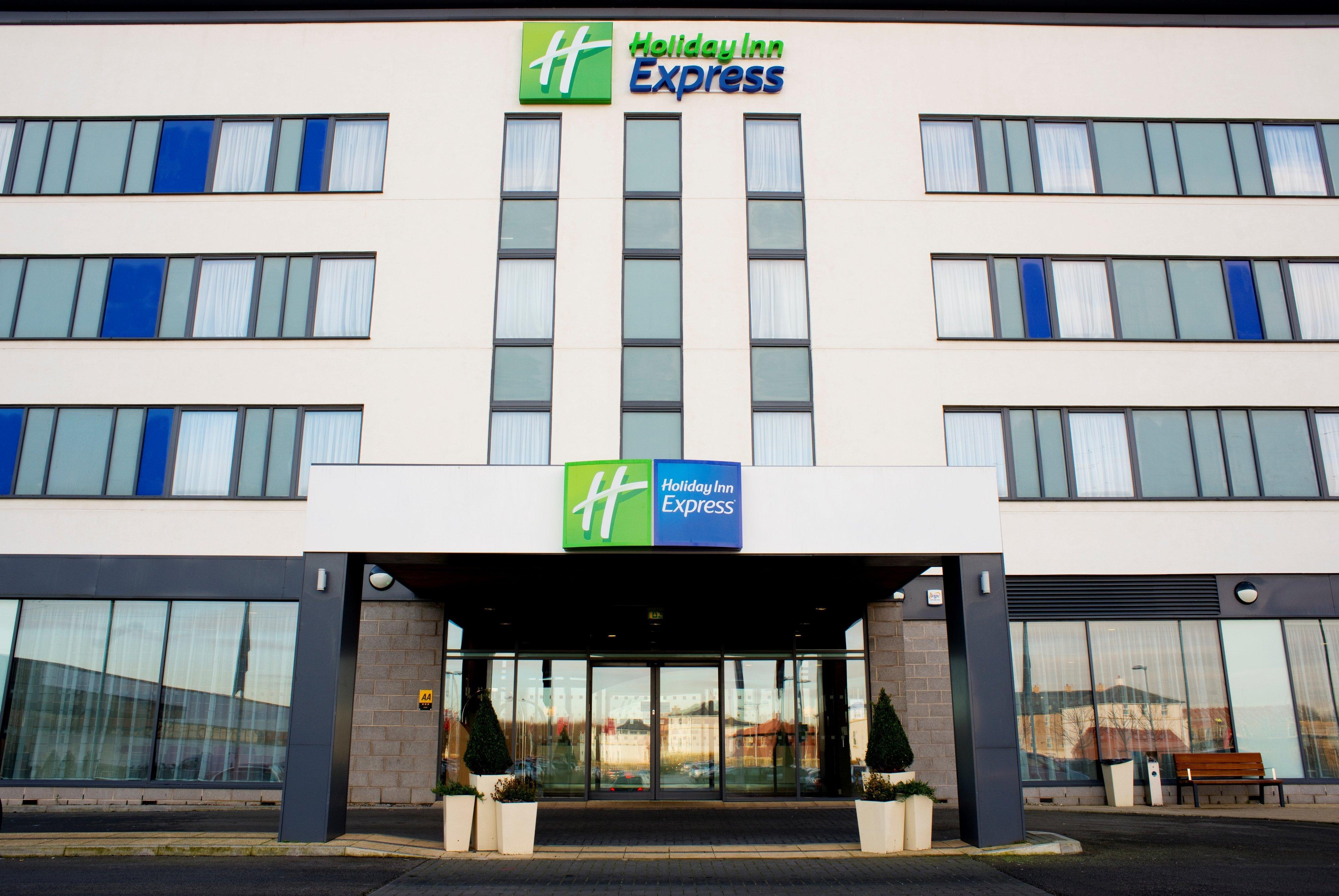 Holiday Inn Express Rotherham - North, An Ihg Hotel Exterior photo