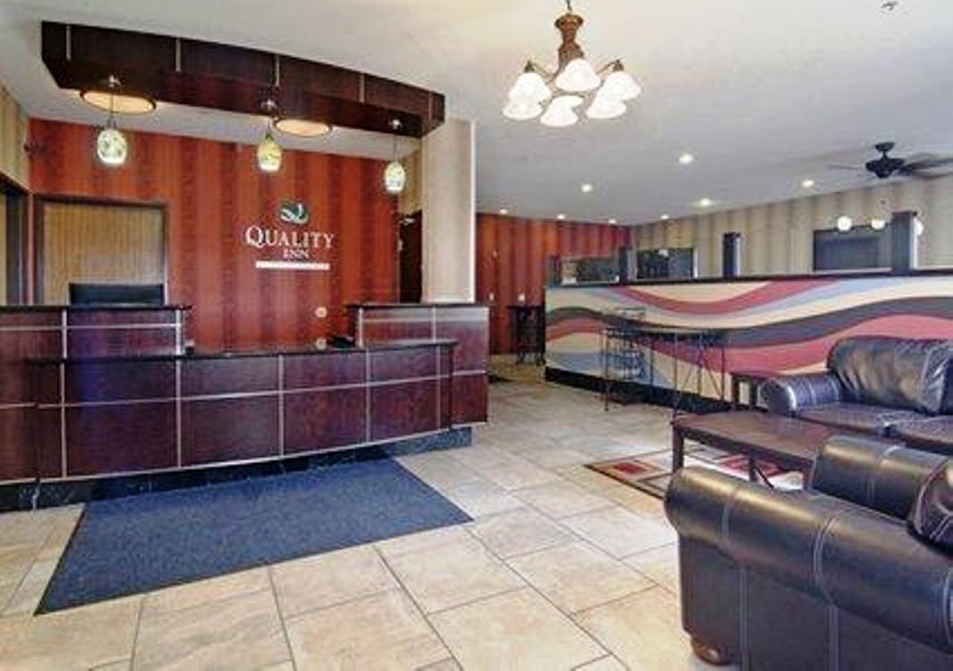 Quality Inn & Suites Mankato Exterior photo
