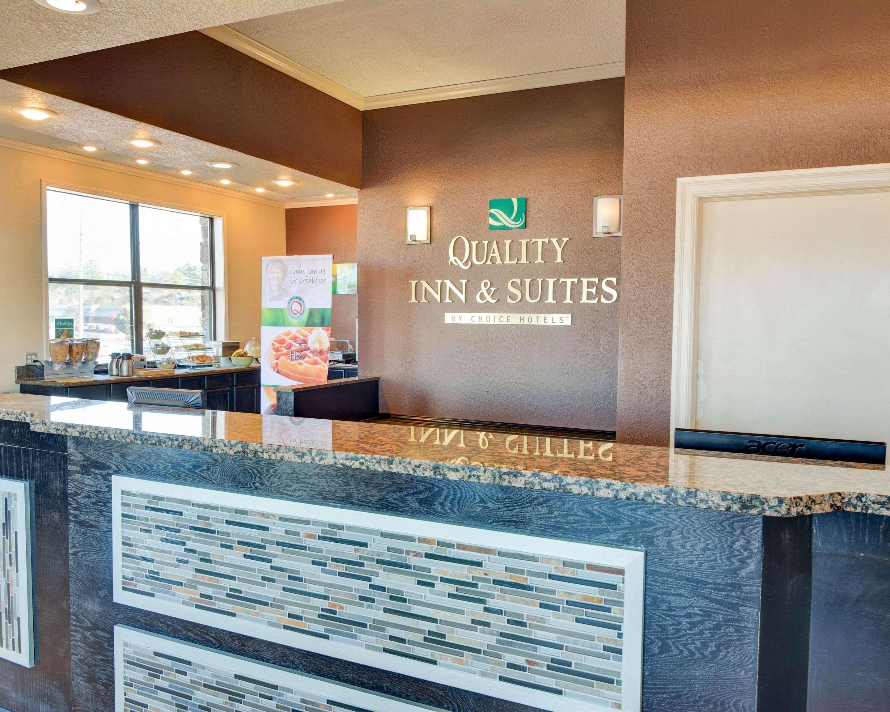 Quality Inn & Suites Hot Springs - Lake Hamilton Exterior photo