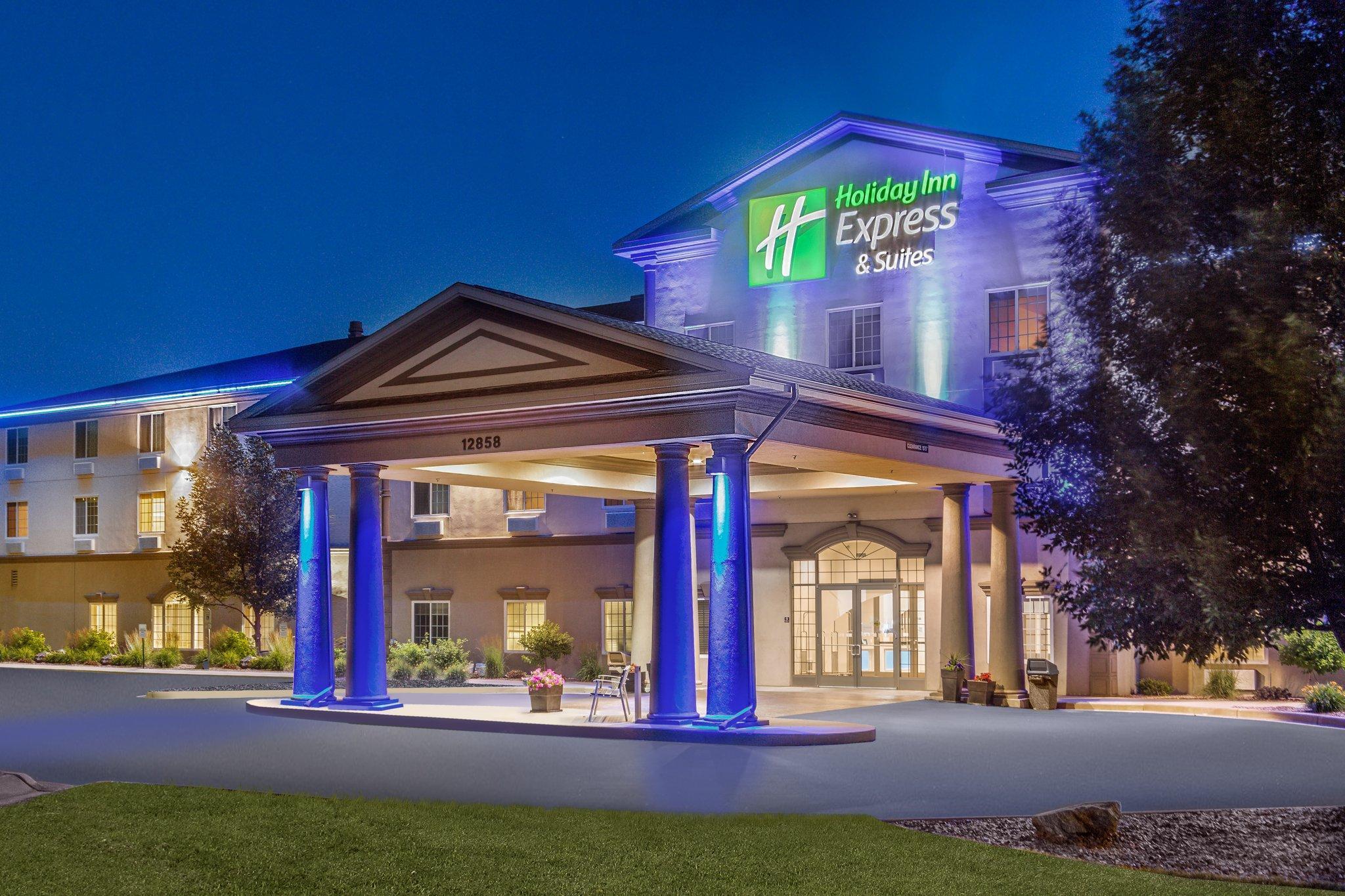 Holiday Inn Express Hotel & Suites Eau Claire North, An Ihg Hotel Lake Hallie Exterior photo