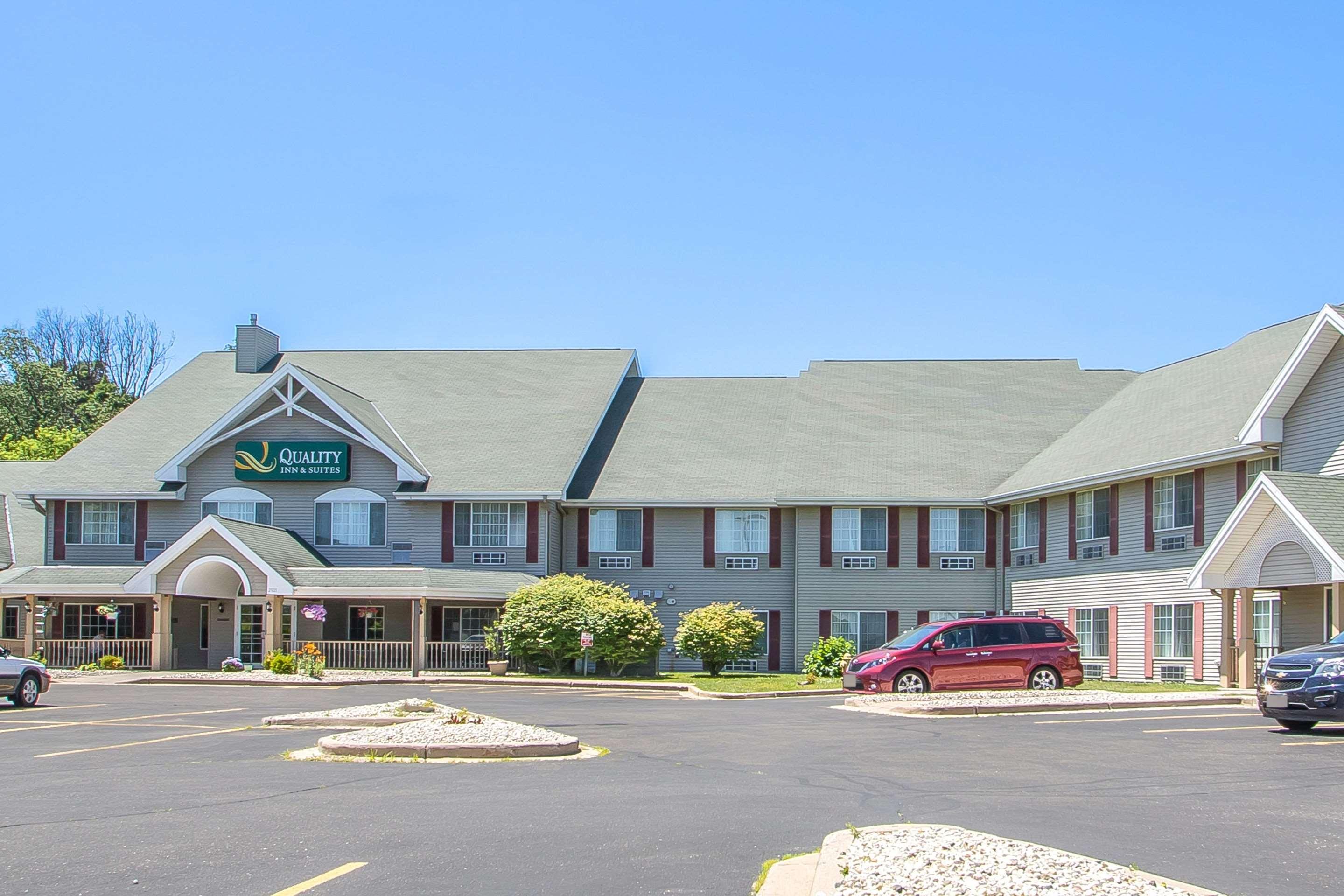 Country Inn & Suites East Troy Exterior photo