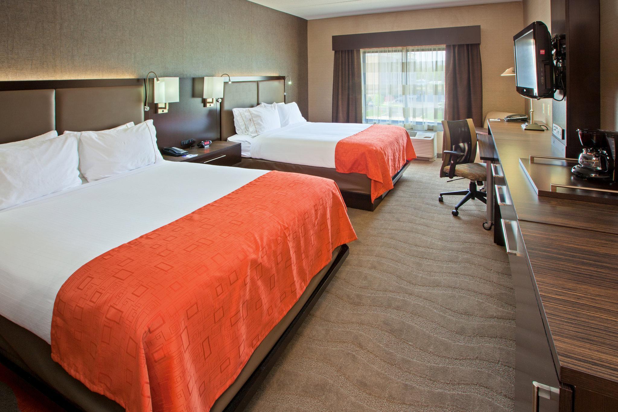 Holiday Inn Express & Suites Columbus/Edinburgh Room photo