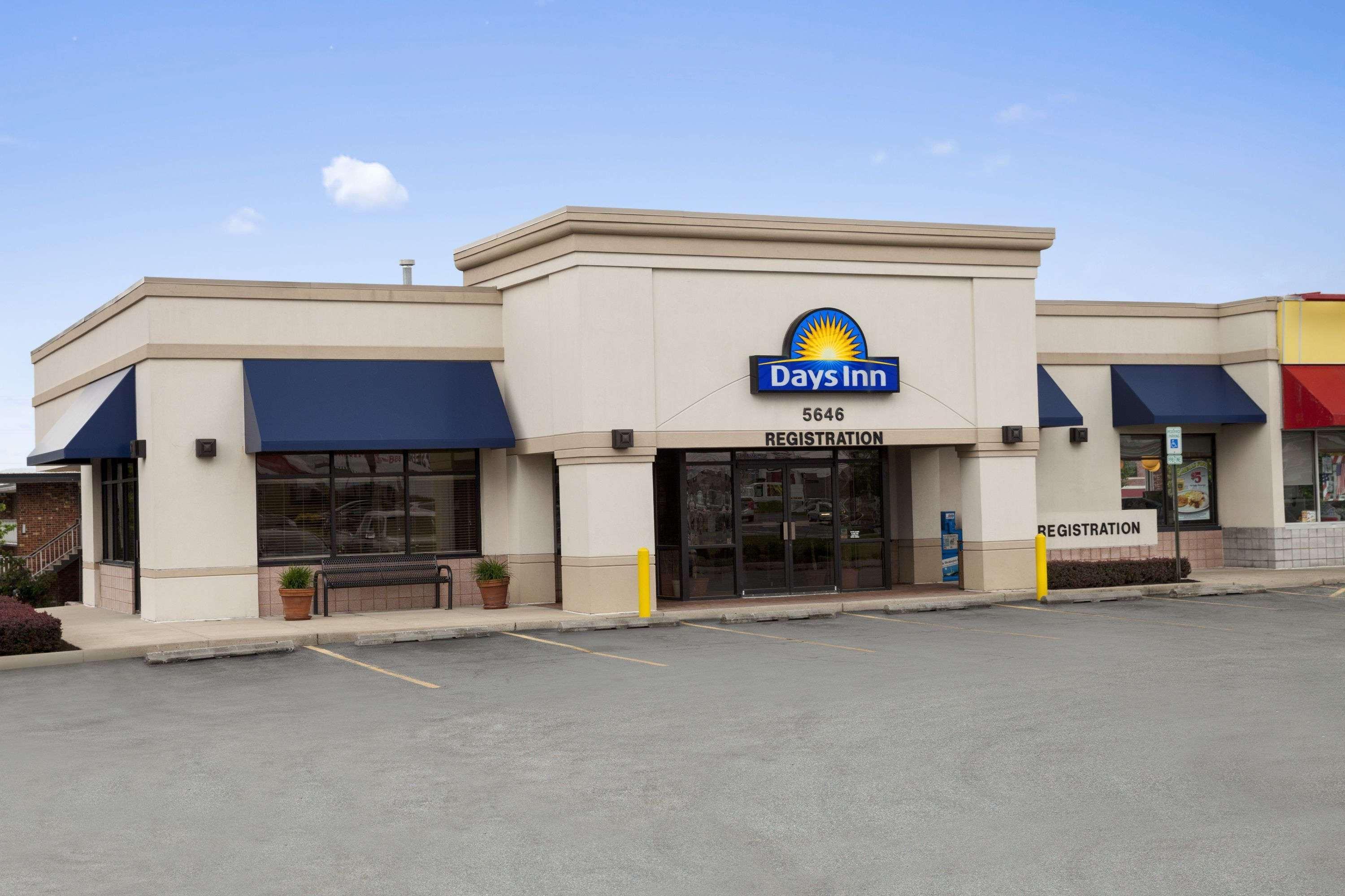 Days Inn Of Frederick By Wyndham Exterior photo