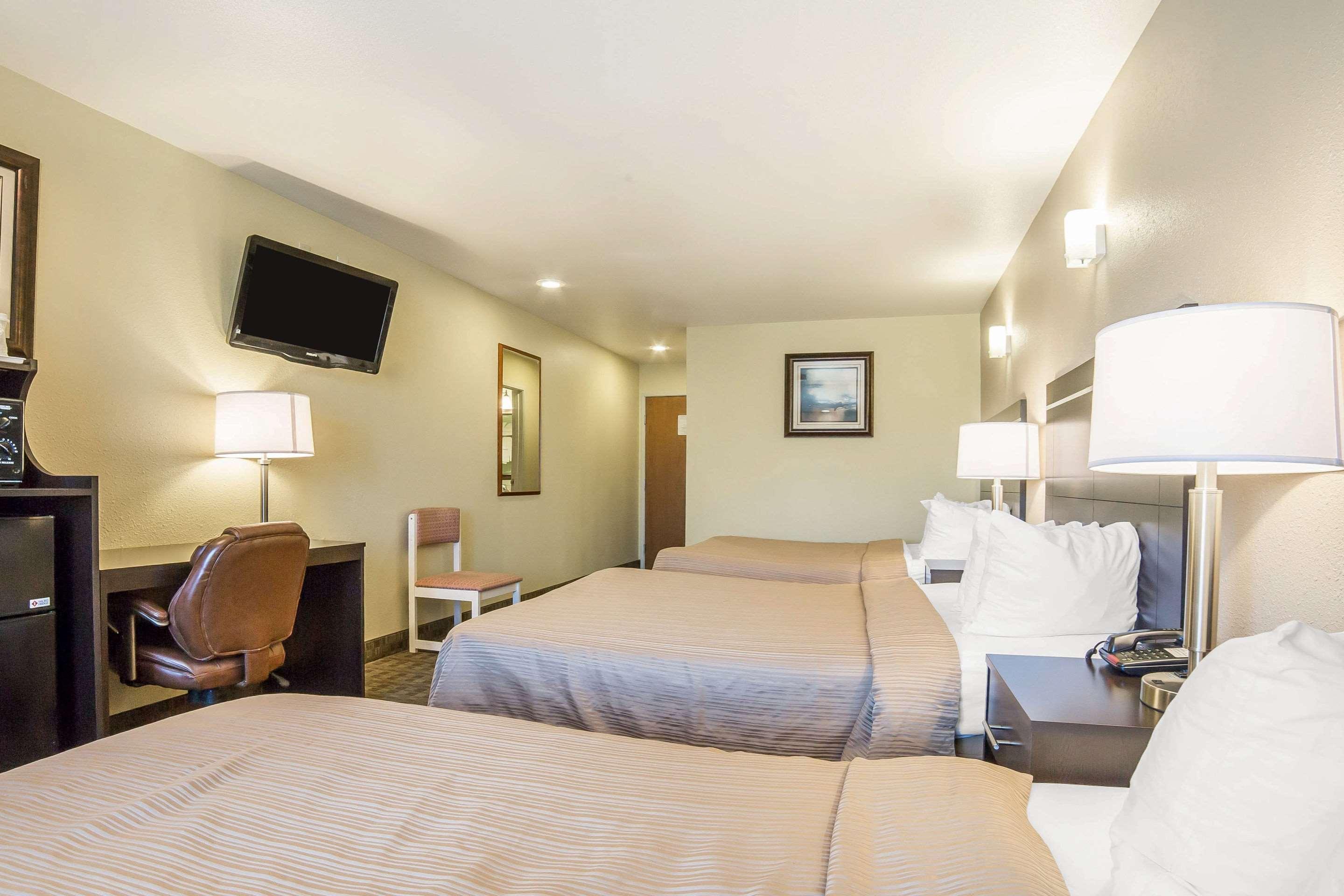 Quality Inn & Suites Elko Exterior photo