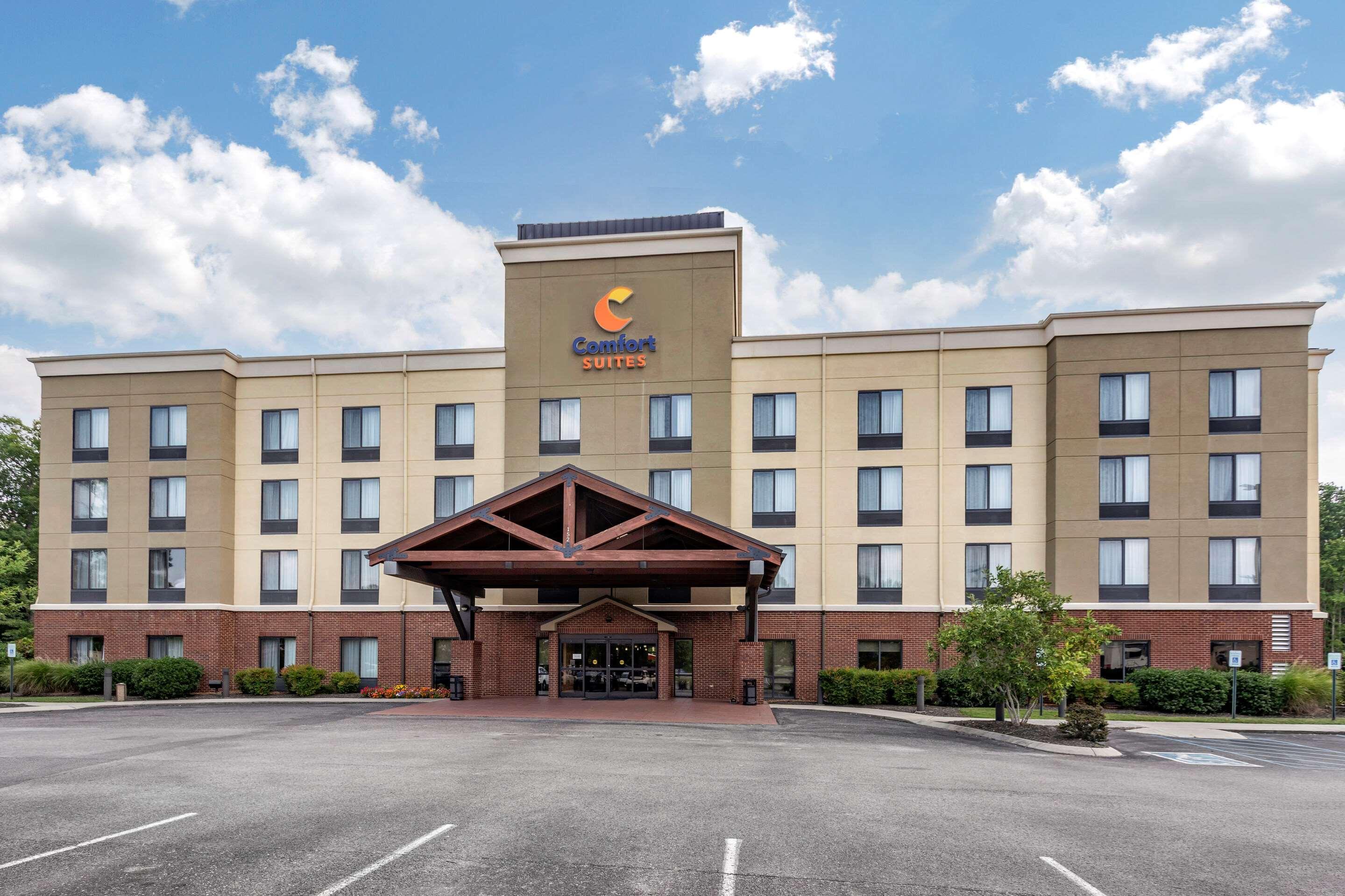 Comfort Suites Manchester Exterior photo