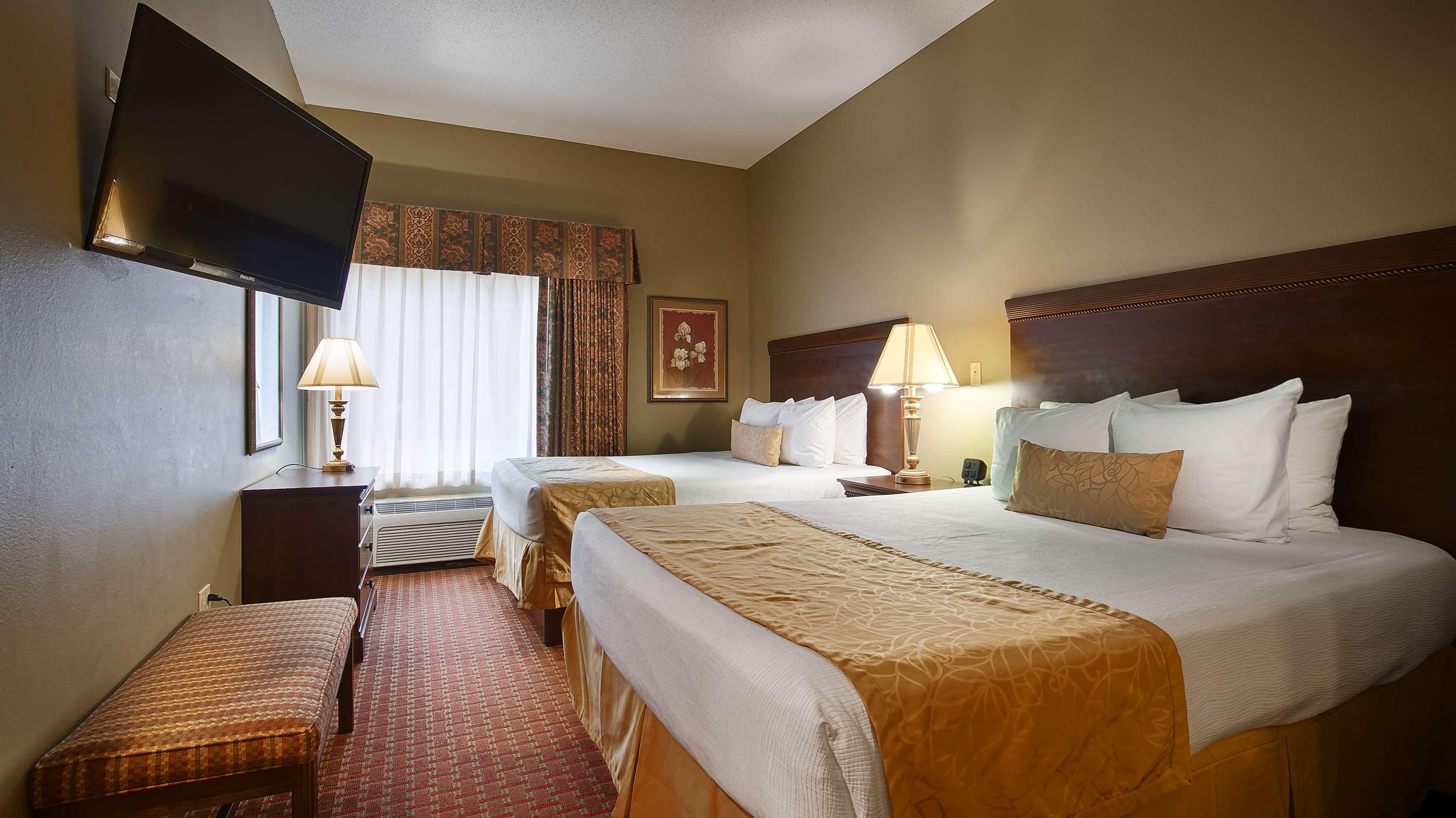 Best Western Plus Two Rivers Hotel & Suites Demopolis Exterior photo