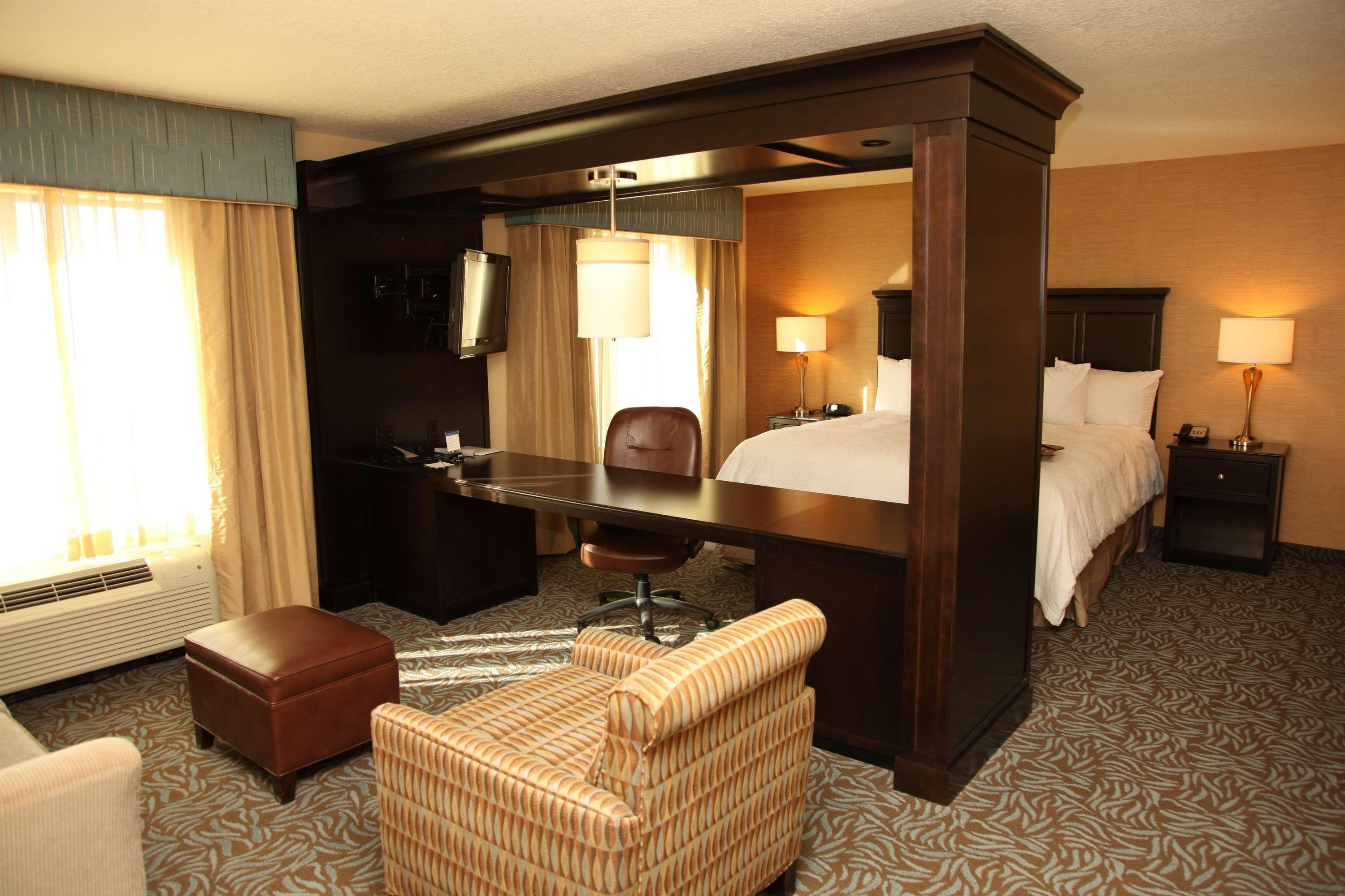 Hampton Inn & Suites Carlsbad Room photo