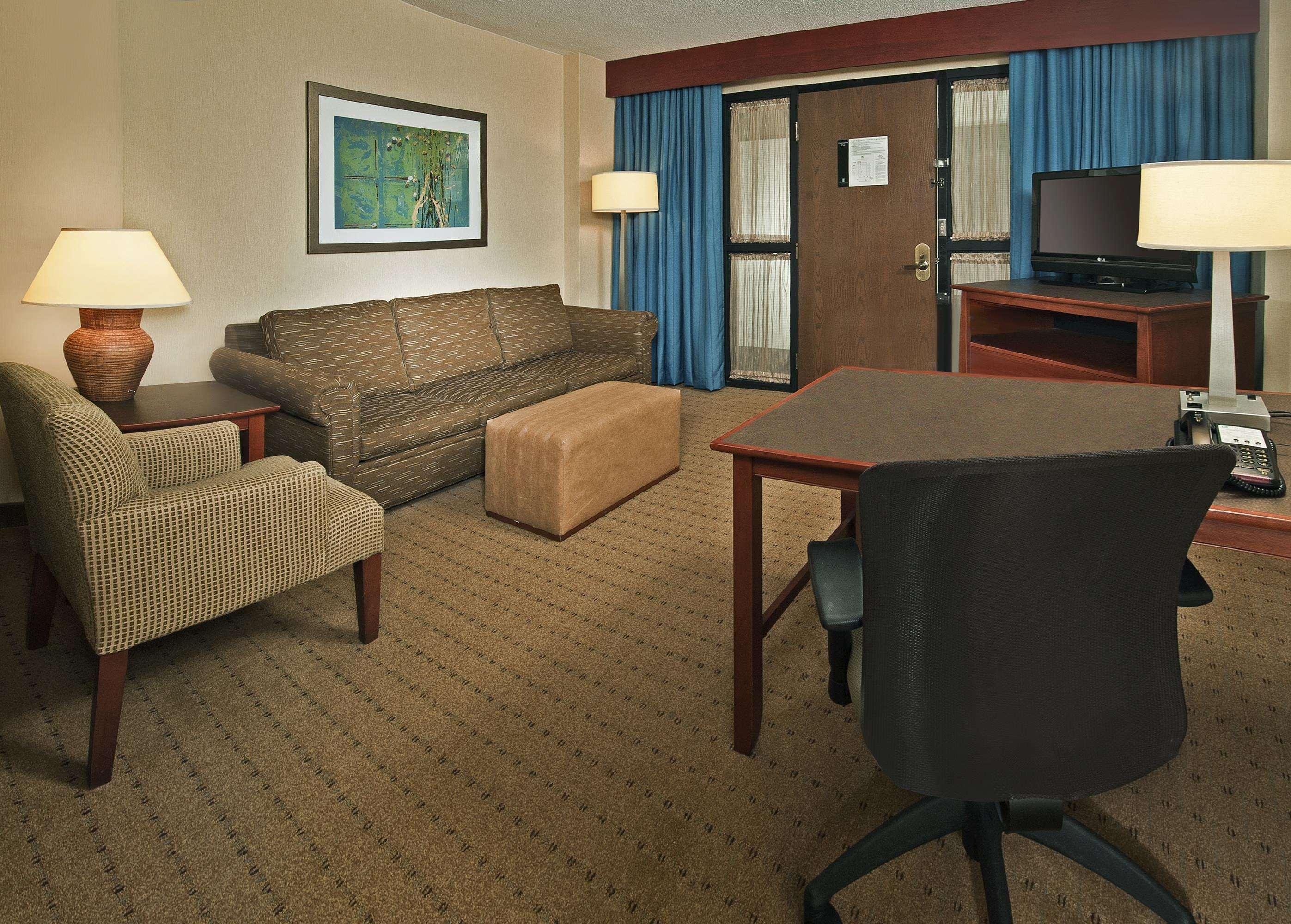 Embassy Suites Baltimore - North/Hunt Valley Room photo