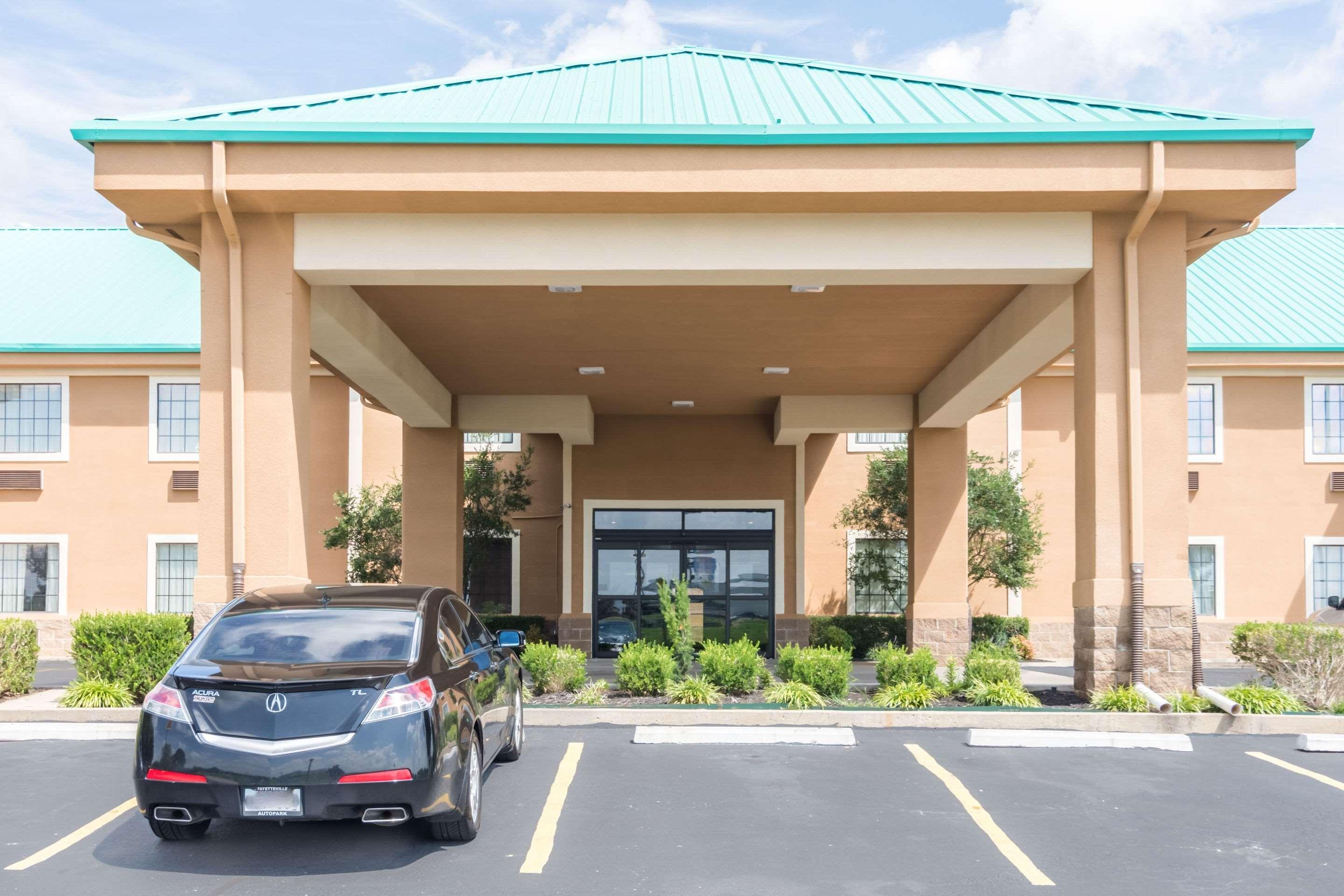 Quality Inn And Suites Alma Exterior photo