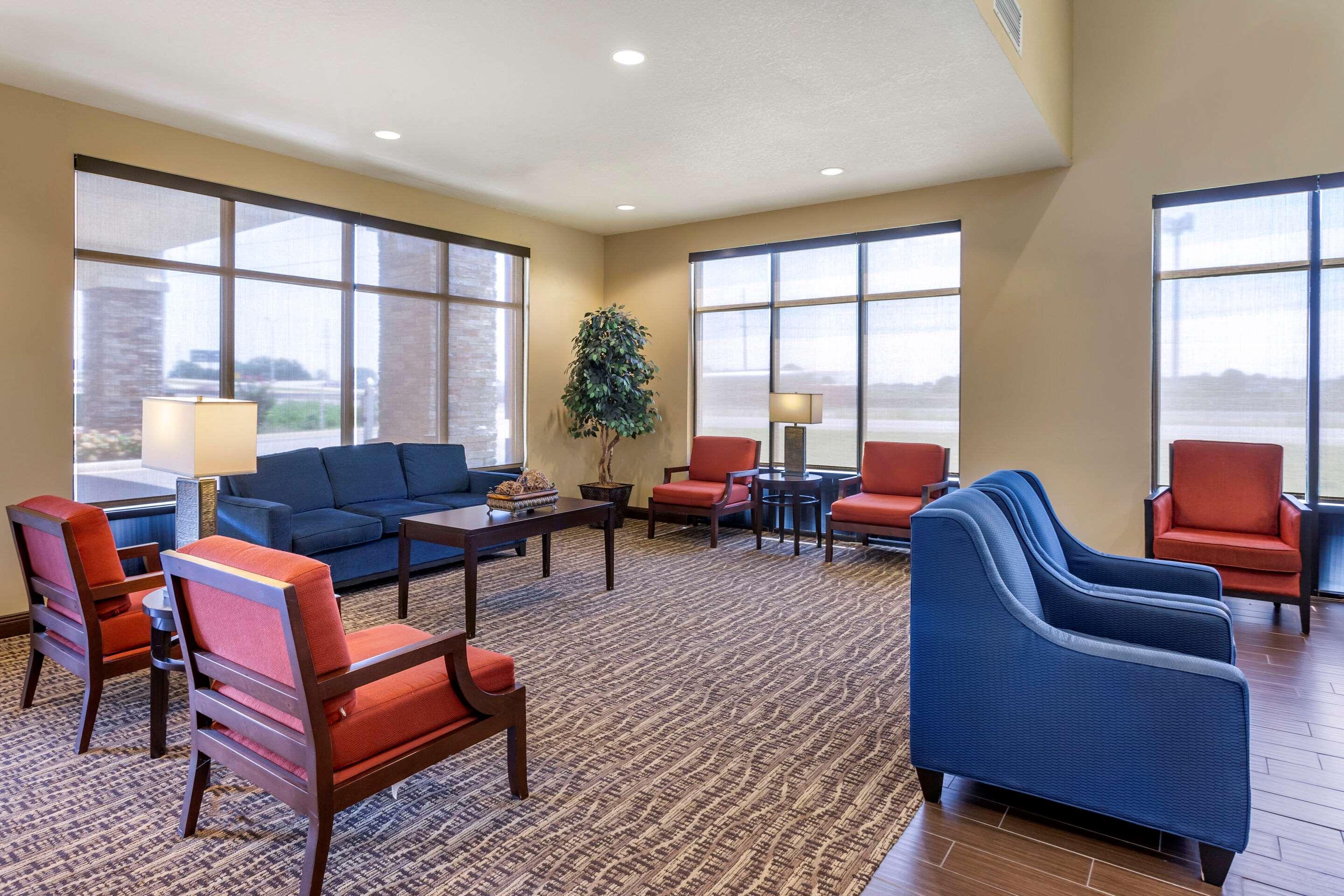 Comfort Suites Jonesboro University Area Exterior photo