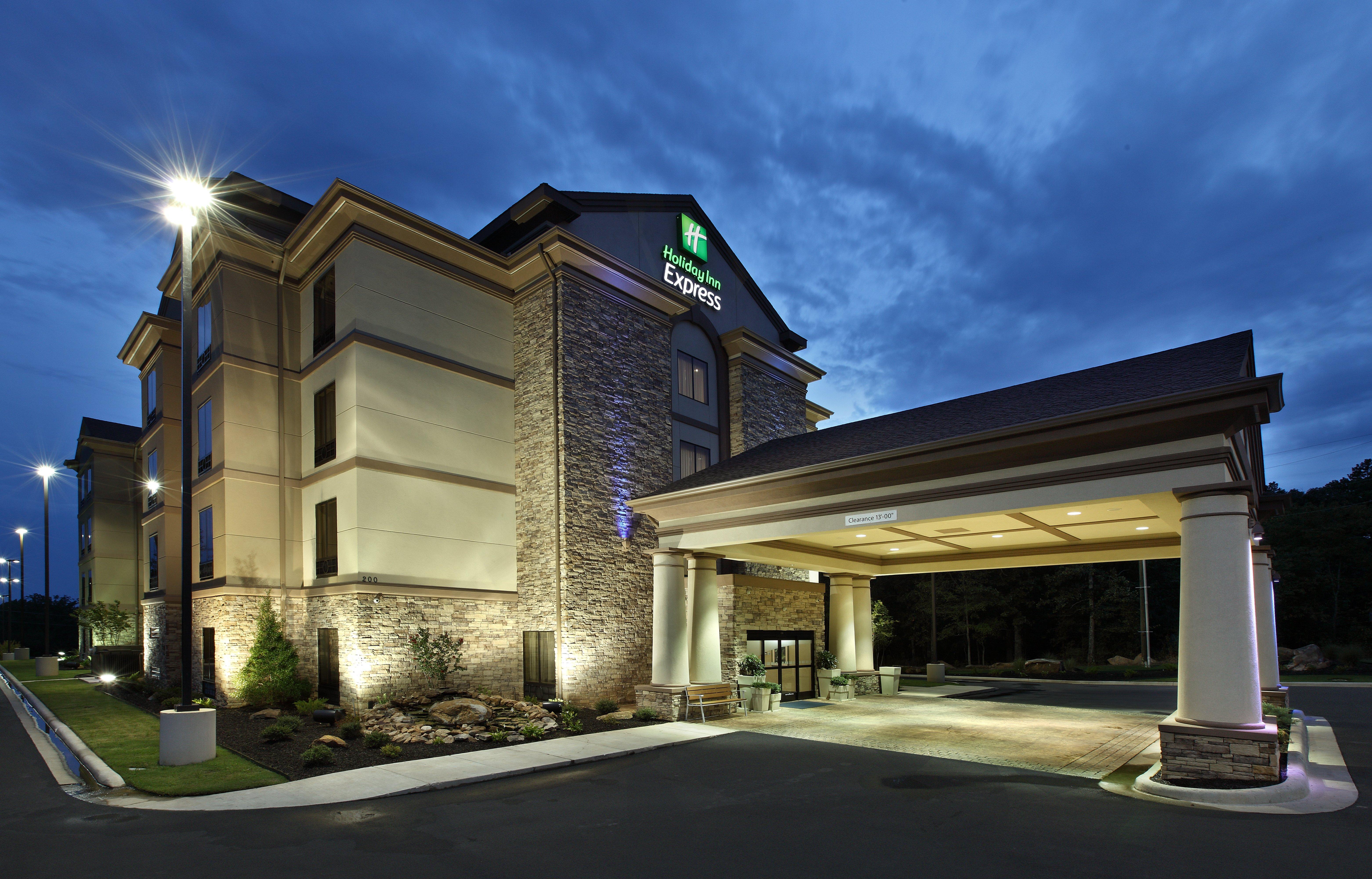 Holiday Inn Express & Suites Maumelle, An Ihg Hotel Exterior photo