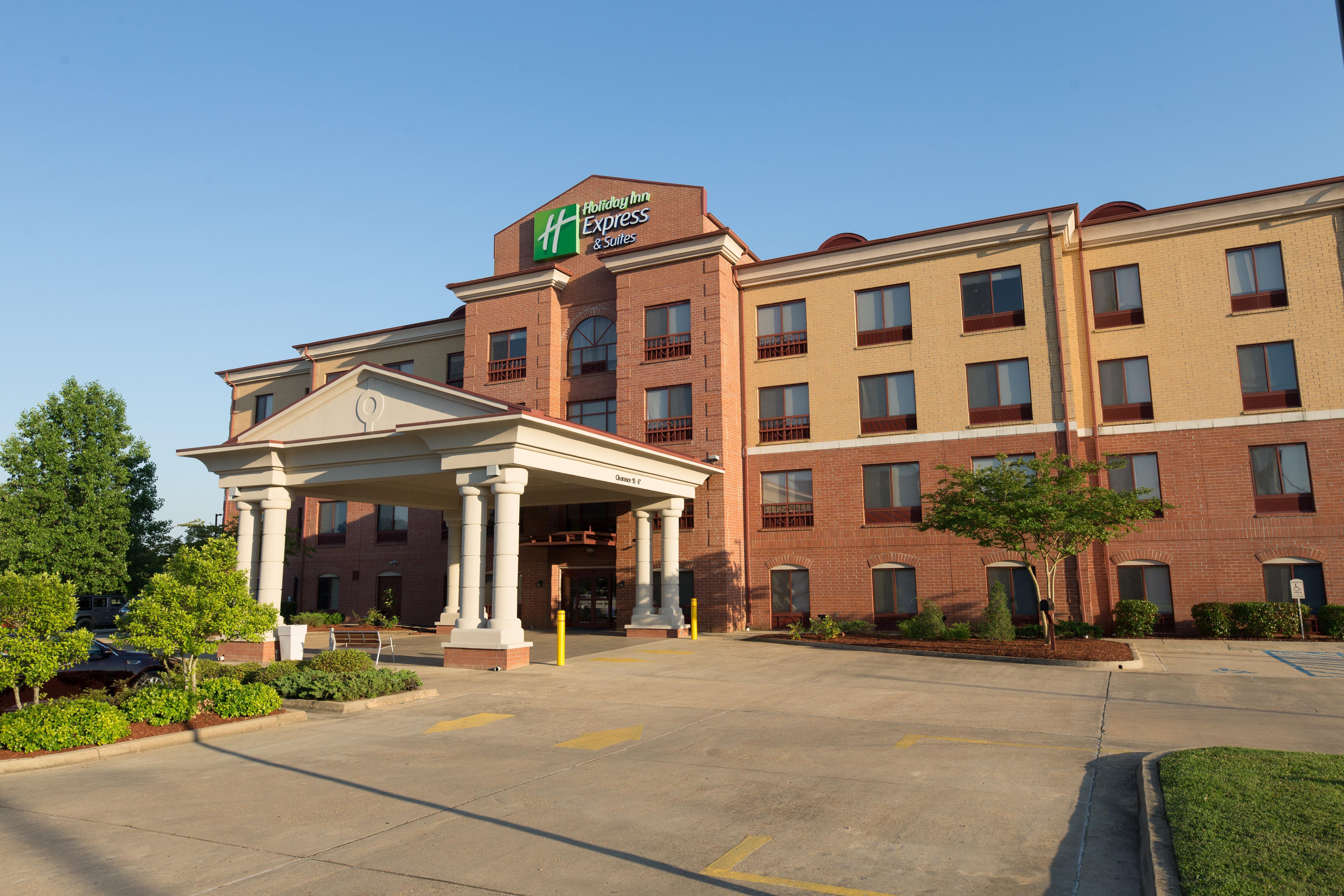 Holiday Inn Express Hotel & Suites Clinton, An Ihg Hotel Exterior photo