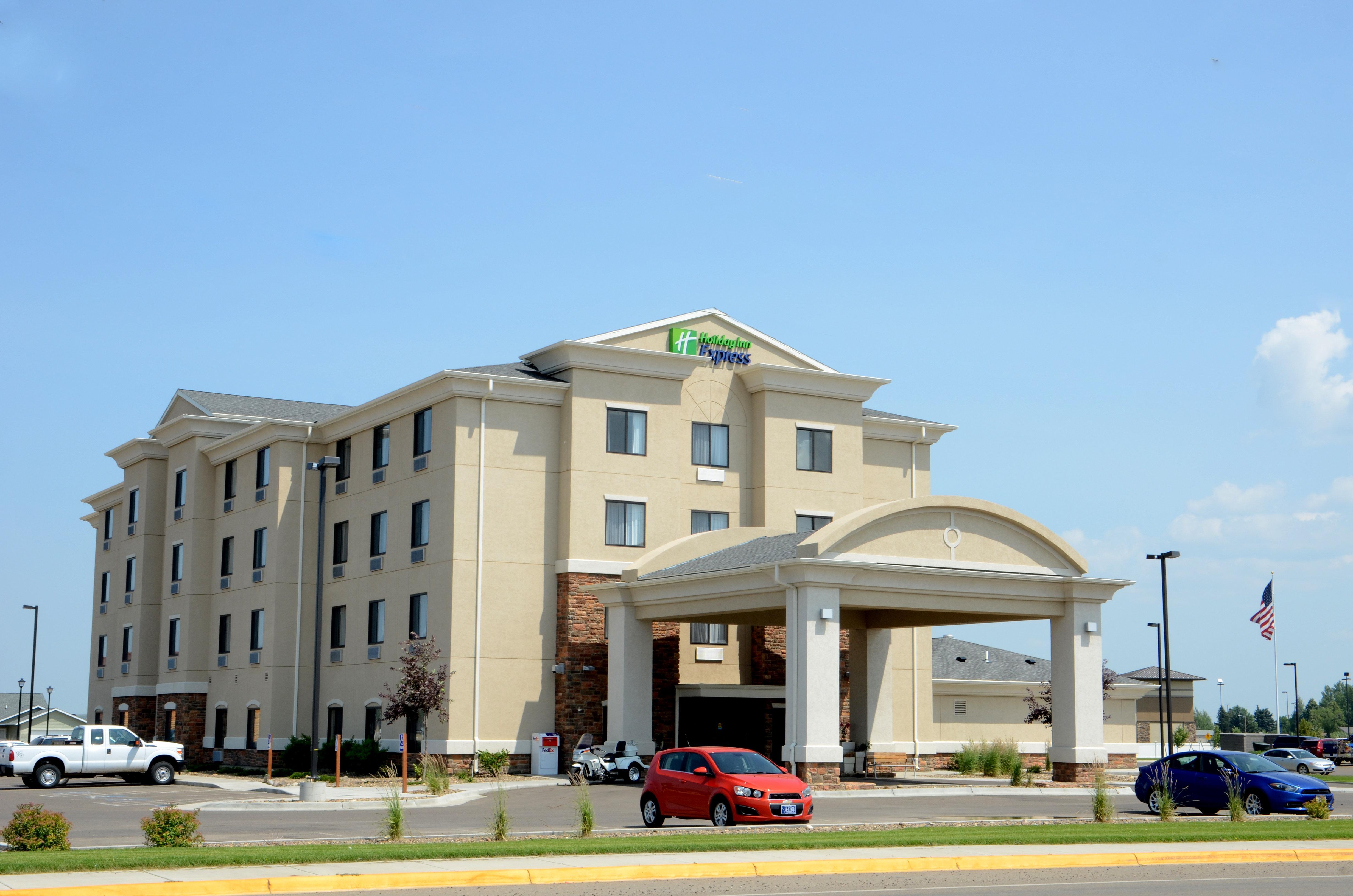 Holiday Inn Express & Suites Sidney, An Ihg Hotel Exterior photo