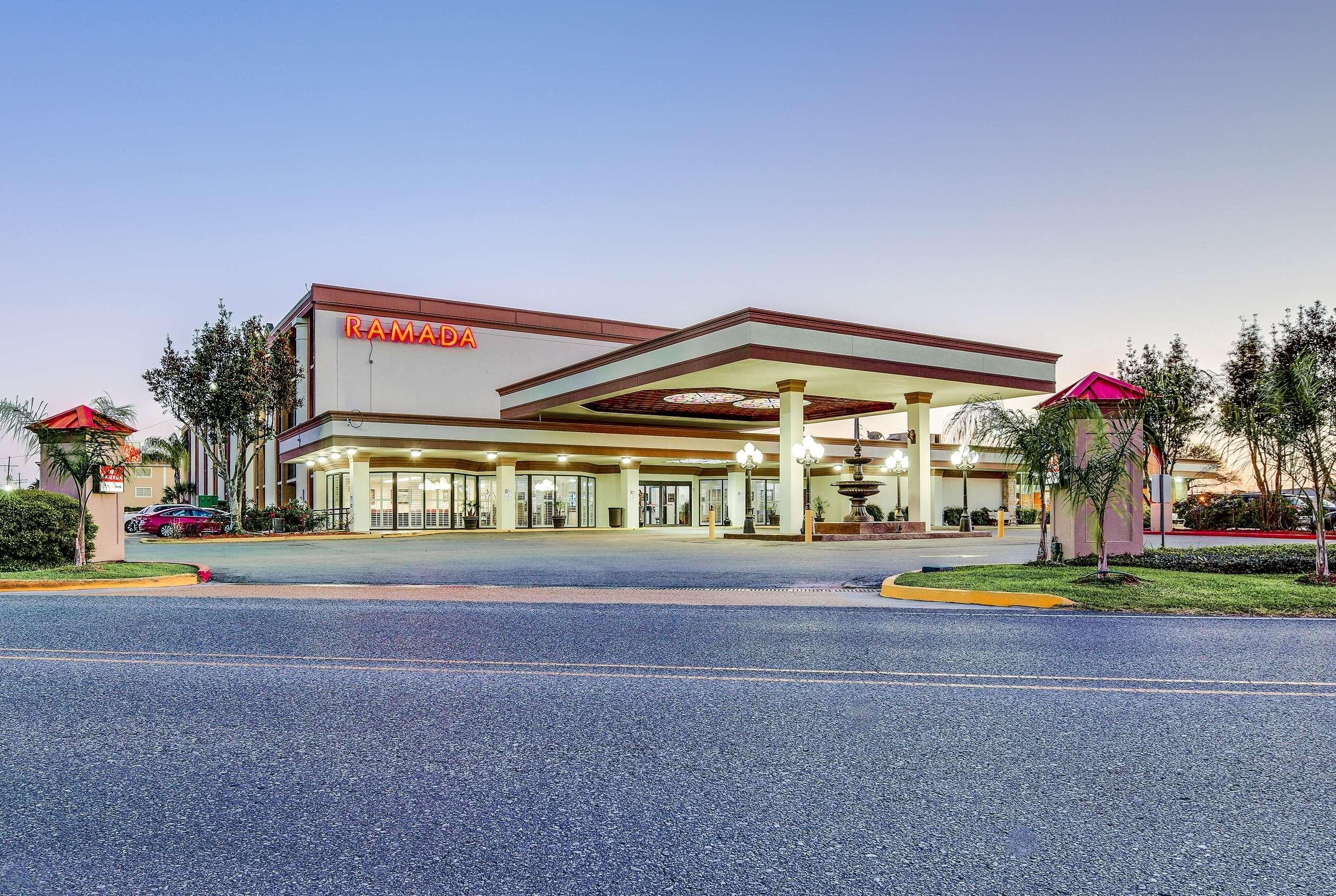 Ramada By Wyndham Metairie New Orleans Airport Hotel Exterior photo