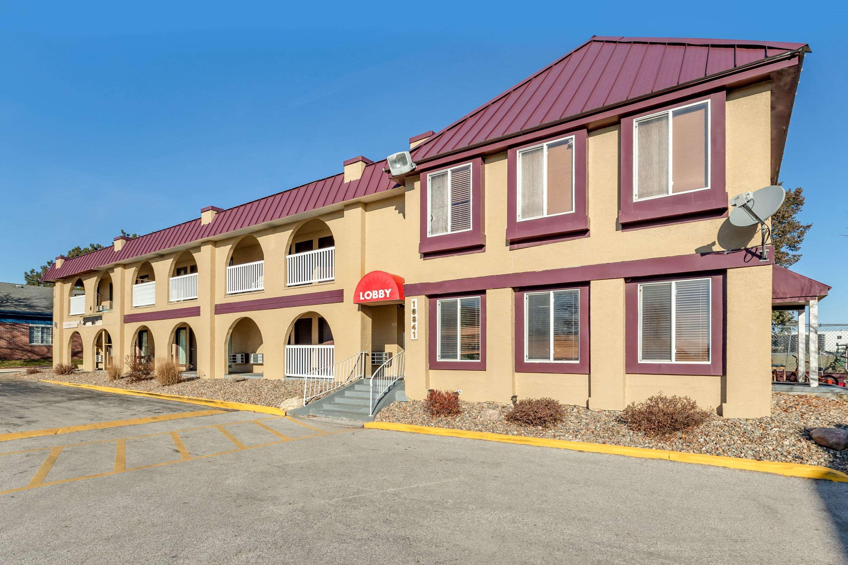 Econo Lodge Urbandale-Northwest Des Moines Exterior photo