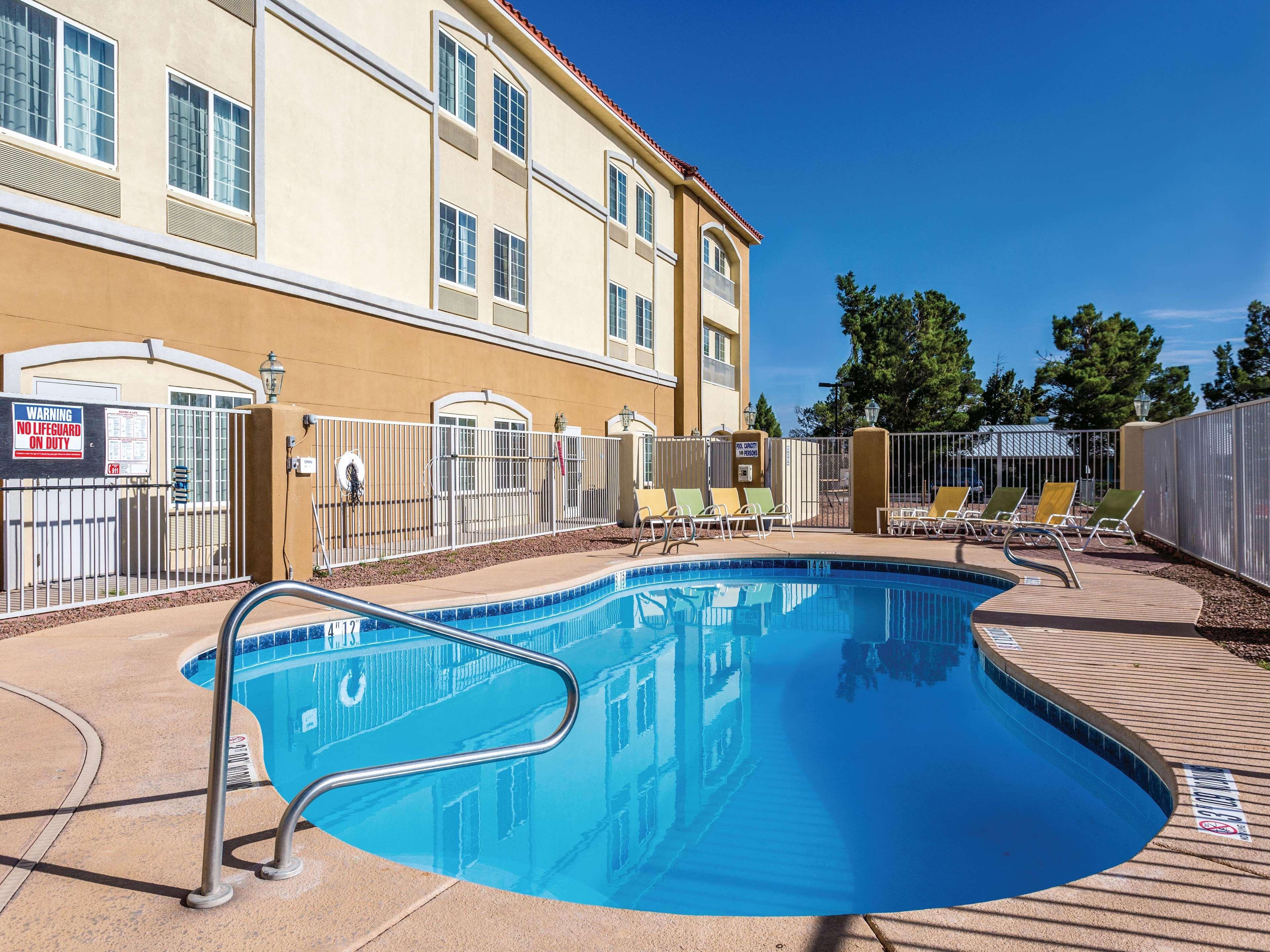 La Quinta By Wyndham Deming Hotel Exterior photo