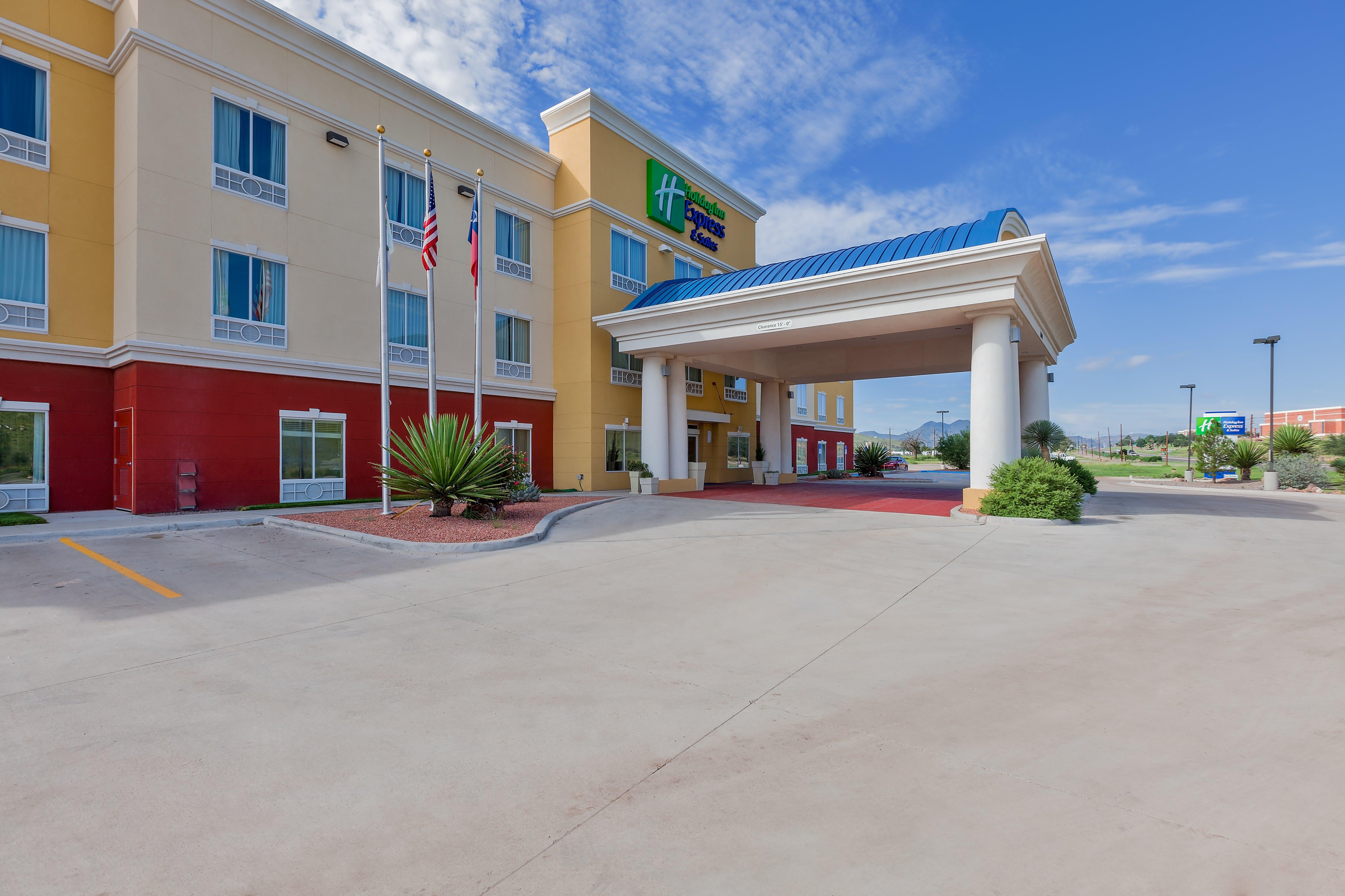 Holiday Inn Express And Suites Alpine, An Ihg Hotel Exterior photo