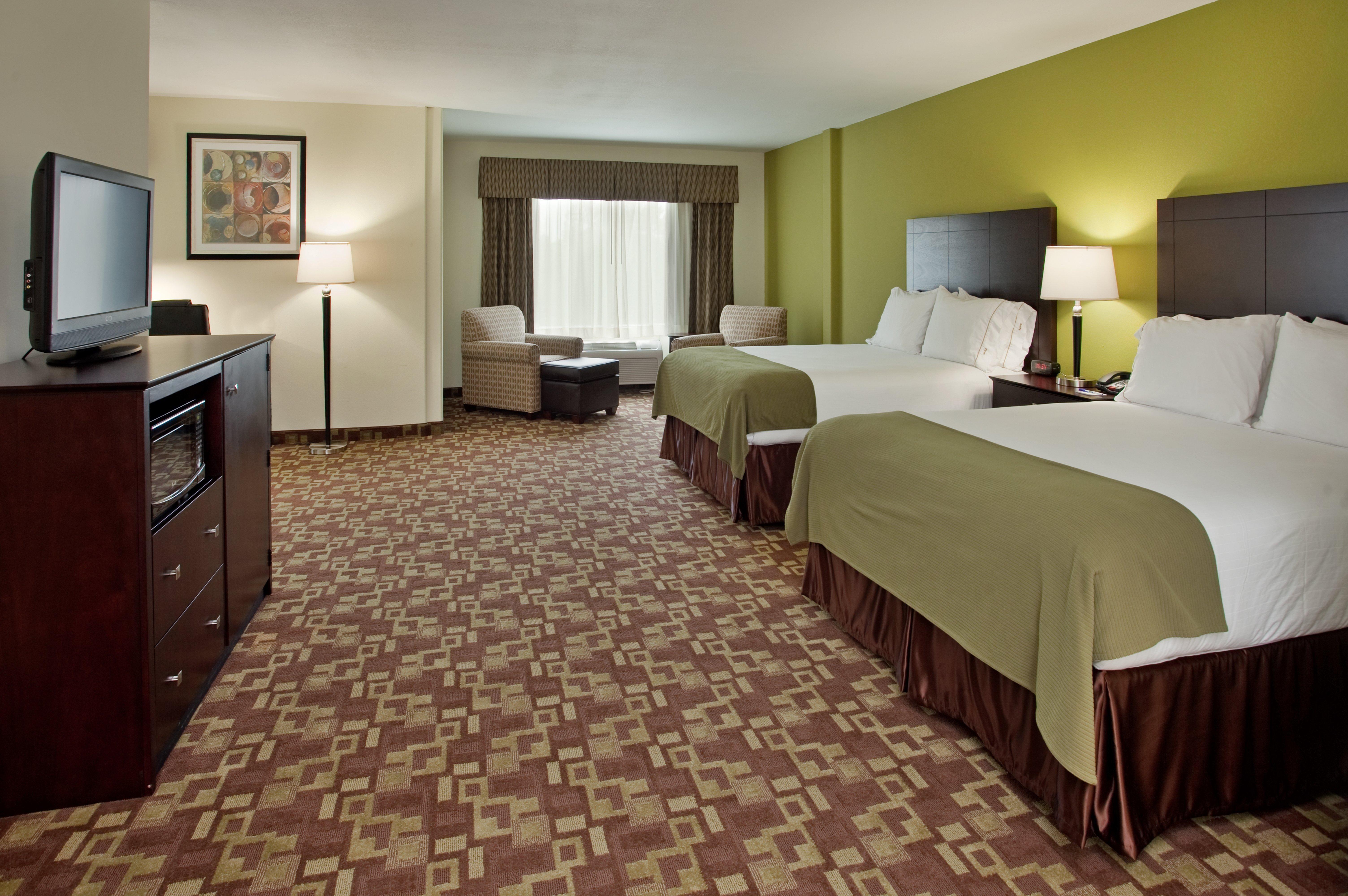 Holiday Inn Express Hotel & Suites Kansas City Sports Complex, An Ihg Hotel Room photo