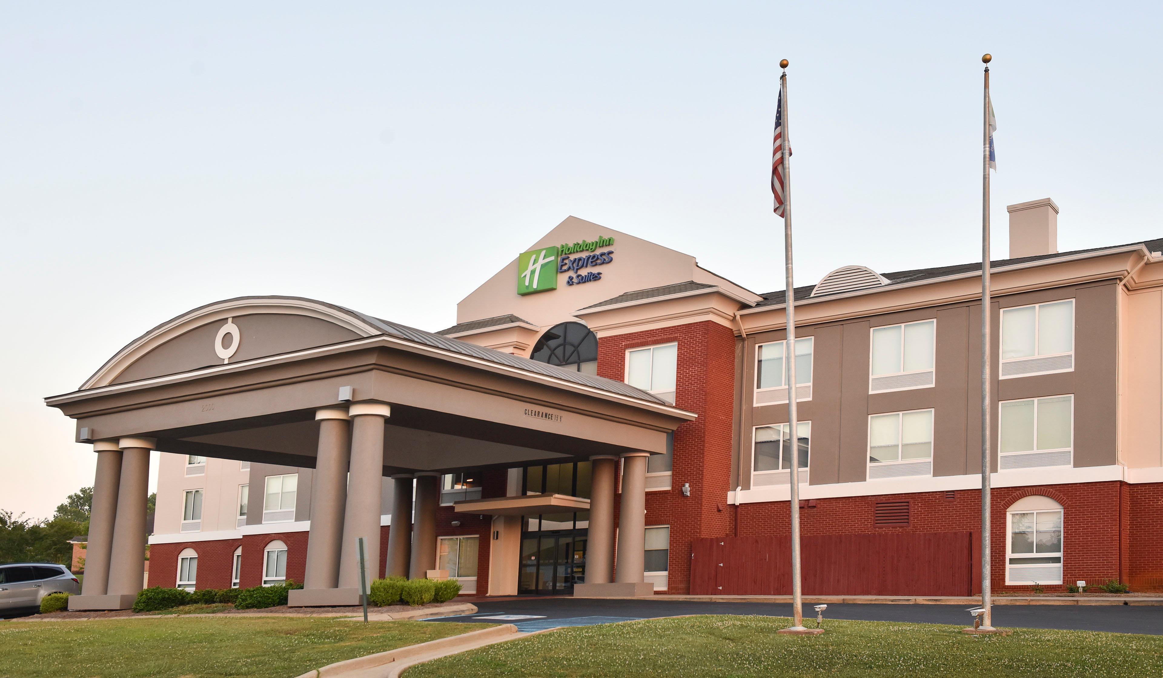 Holiday Inn Express Hotel & Suites Selma, An Ihg Hotel Exterior photo