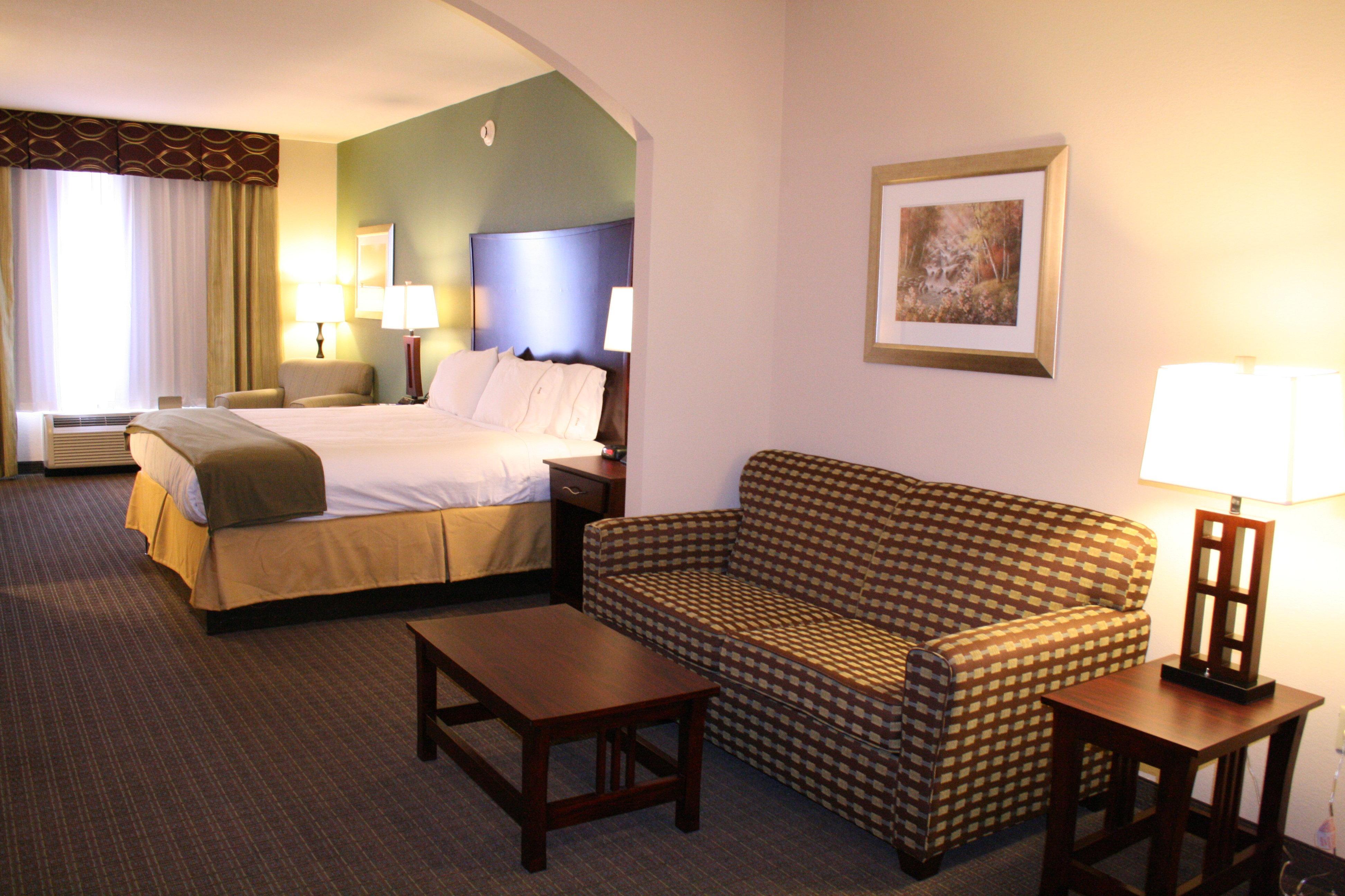 Holiday Inn Express Pratt, An Ihg Hotel Room photo
