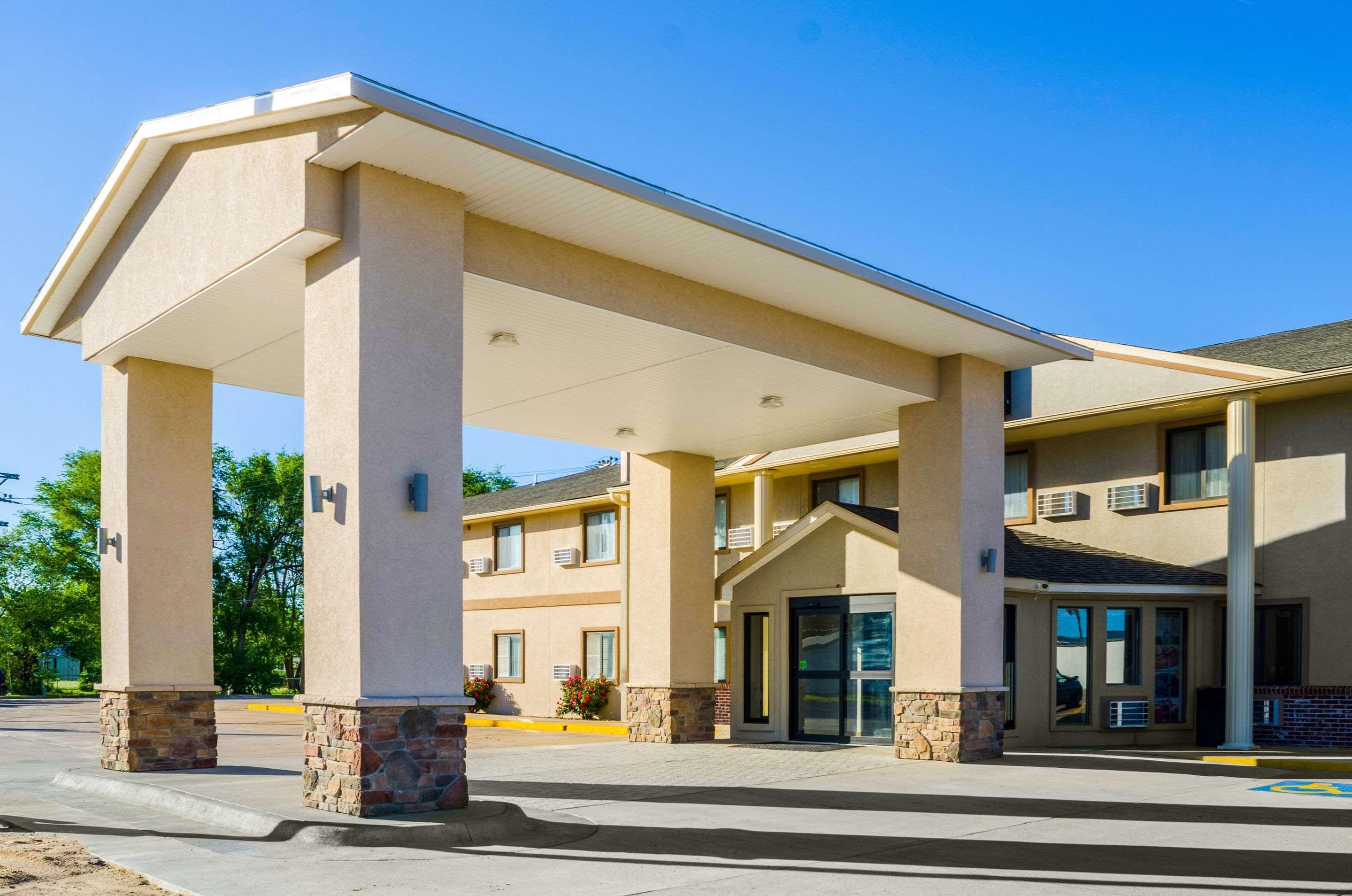 Quality Inn Great Bend Exterior photo
