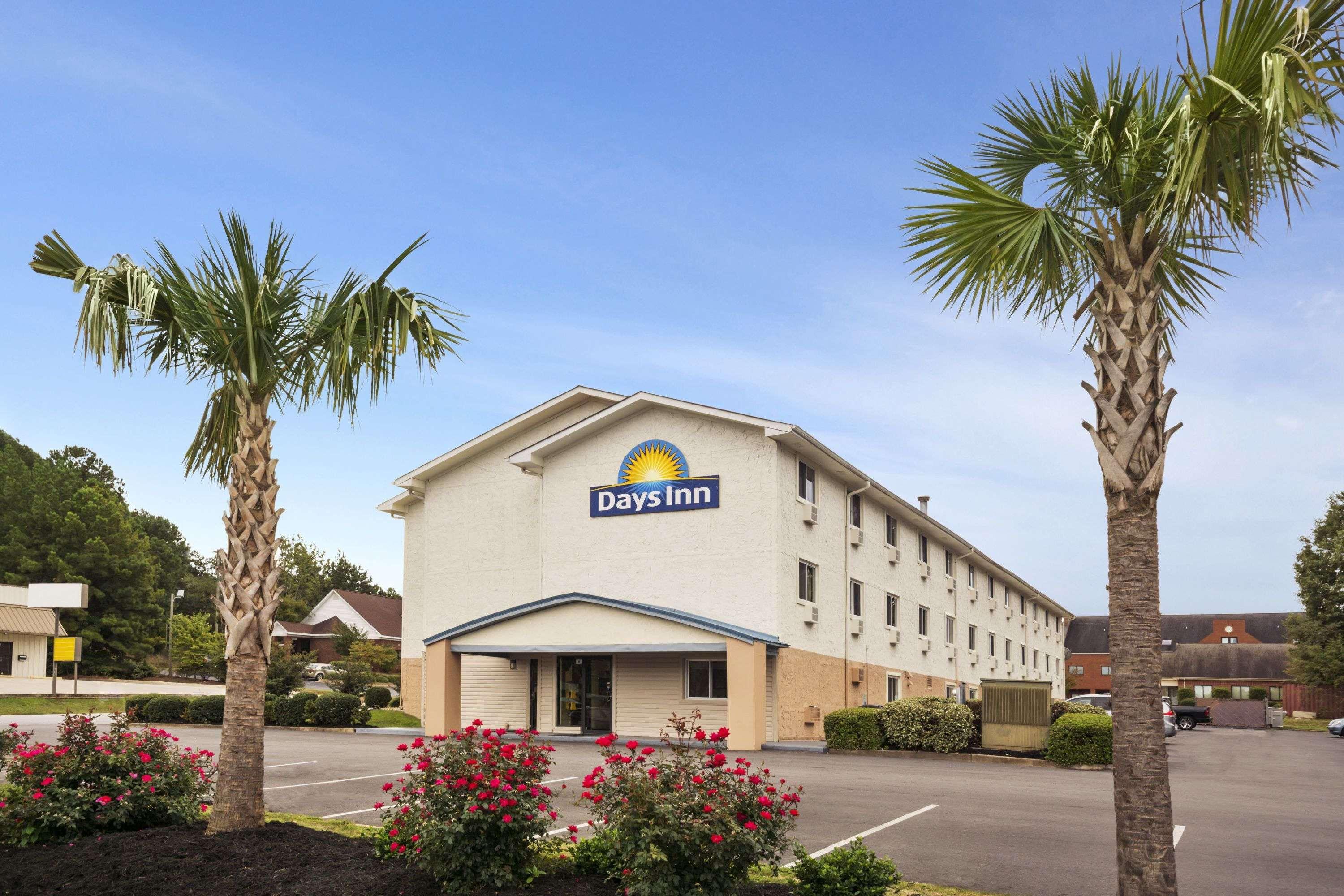 Days Inn By Wyndham Greenwood Sc Exterior photo