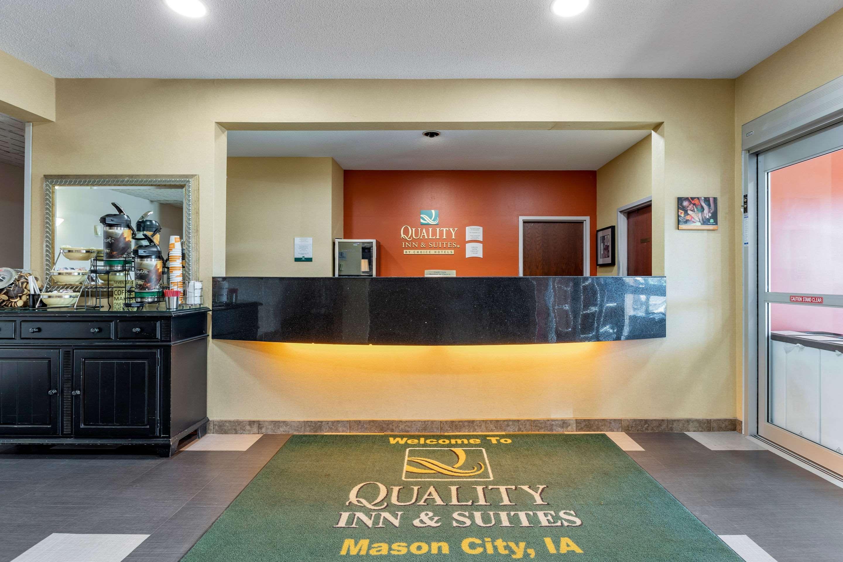 Quality Inn & Suites Mason City Exterior photo