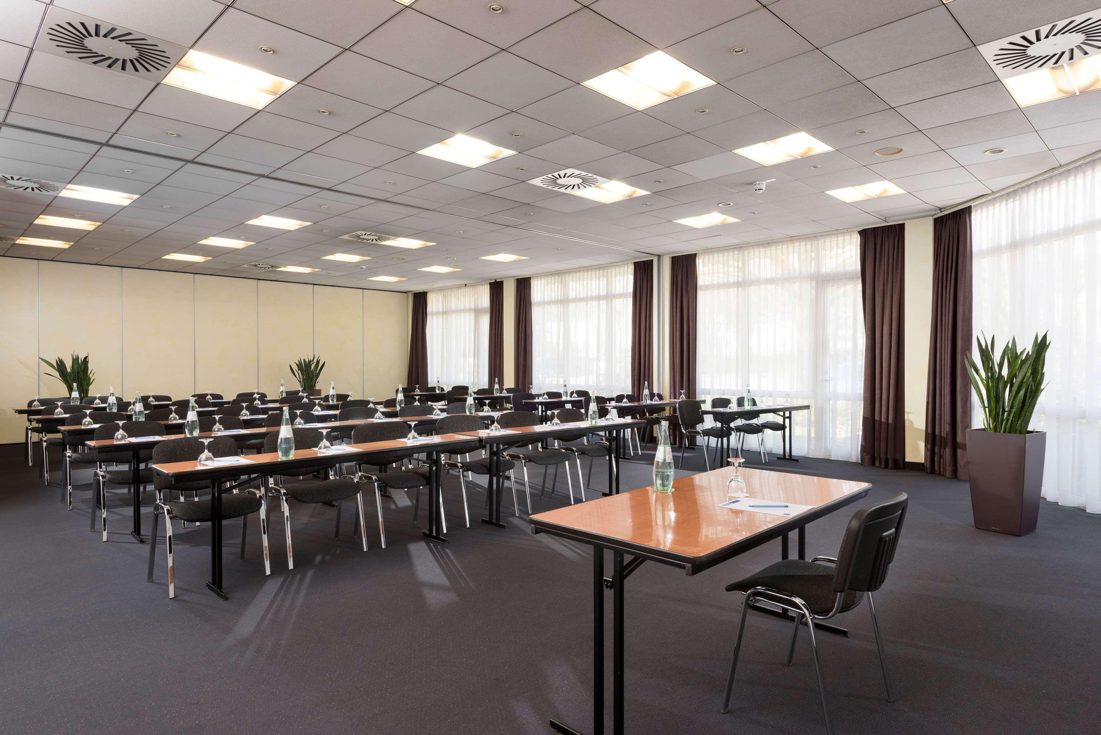 Tryp By Wyndham Wuppertal Hotel Business photo