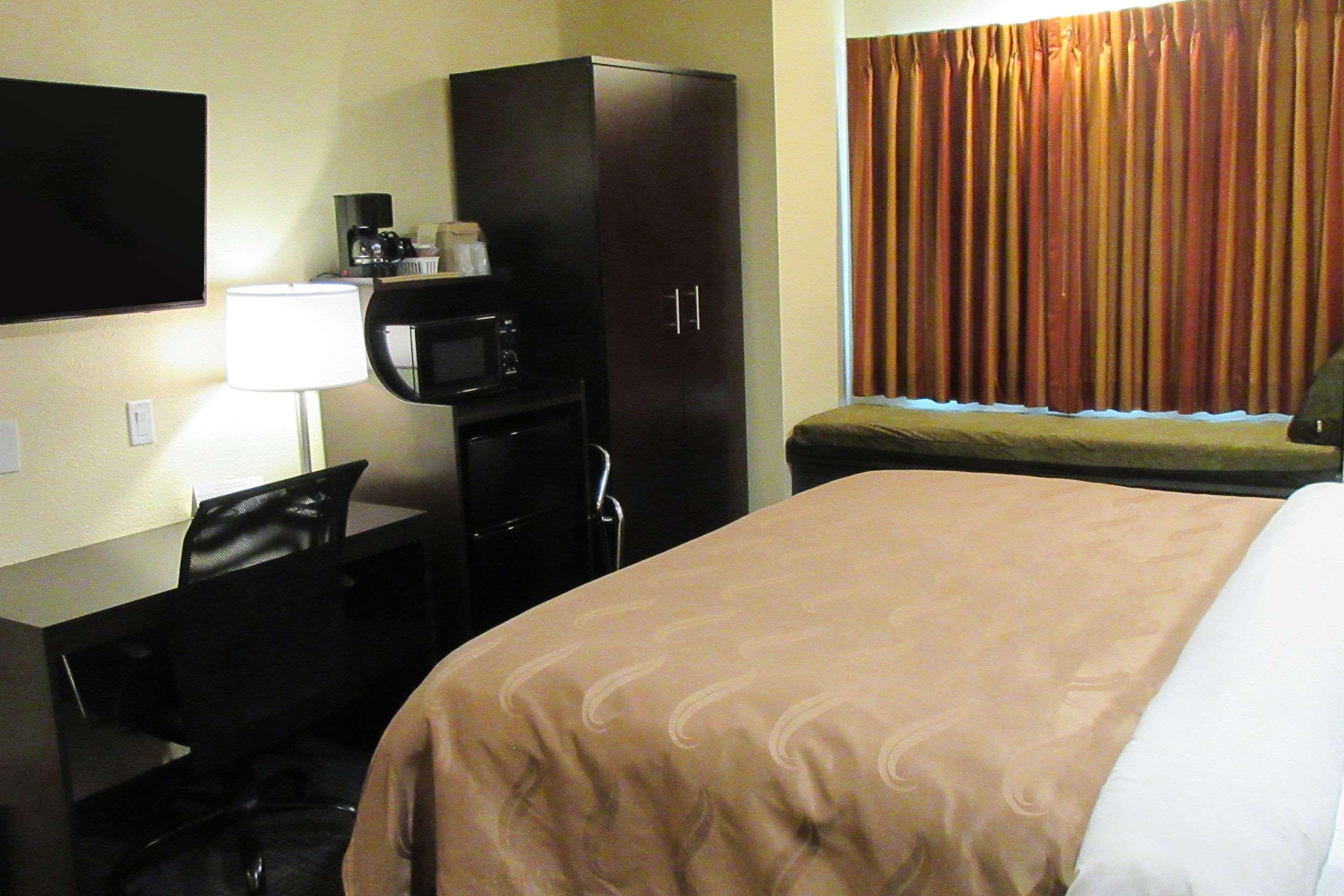 Quality Inn & Suites Near Nas Fallon Exterior photo