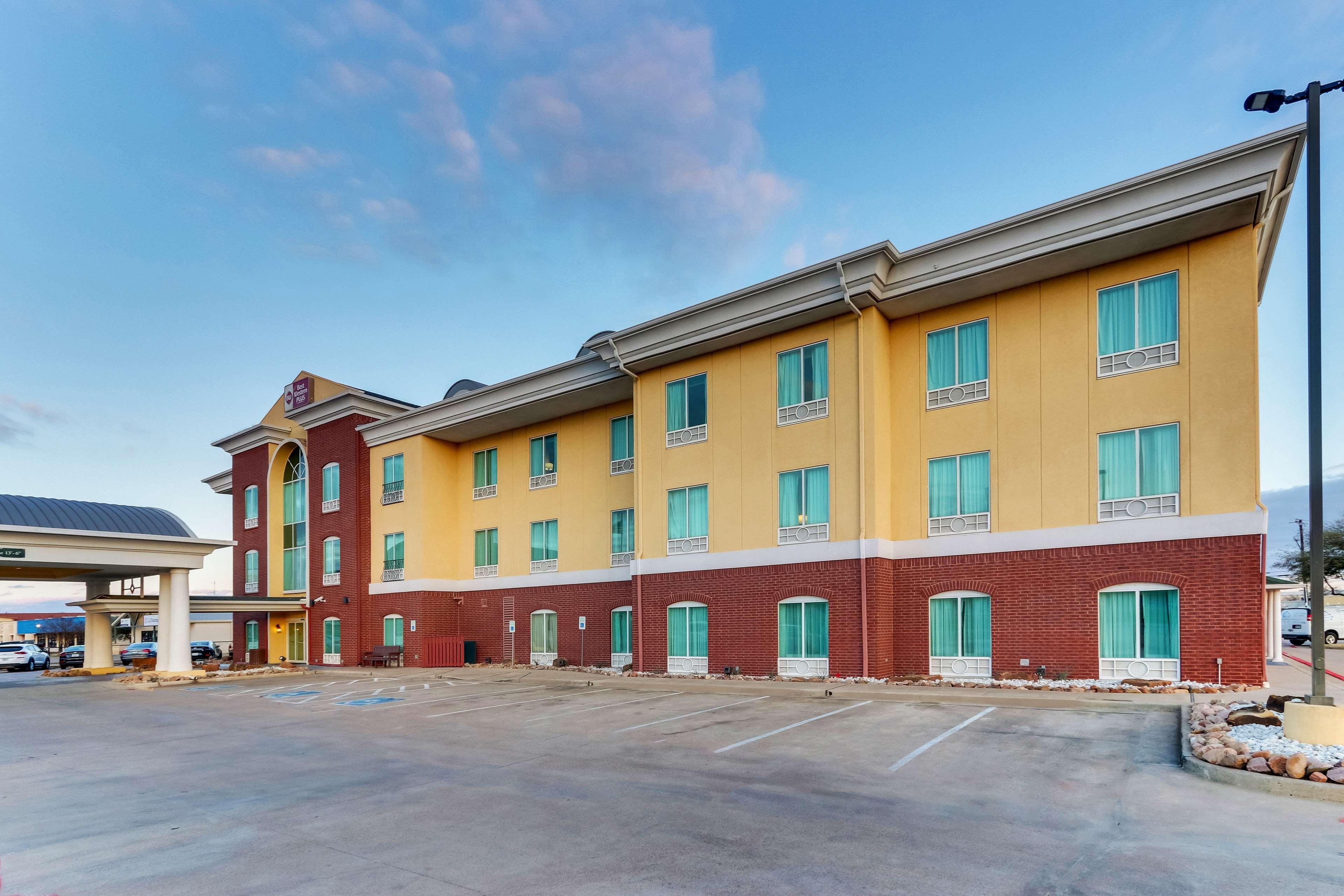 Best Western Plus Woodway Waco South Inn & Suites Exterior photo