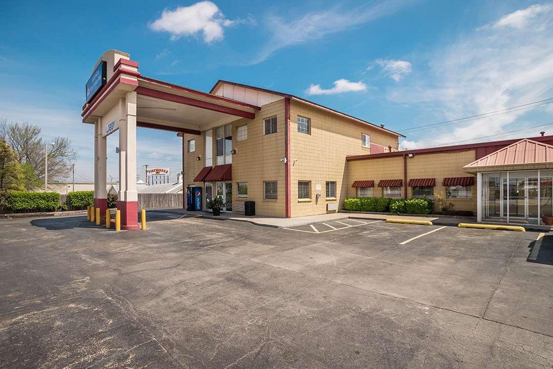 Americas Best Value Inn Tulsa I-44 Exterior photo