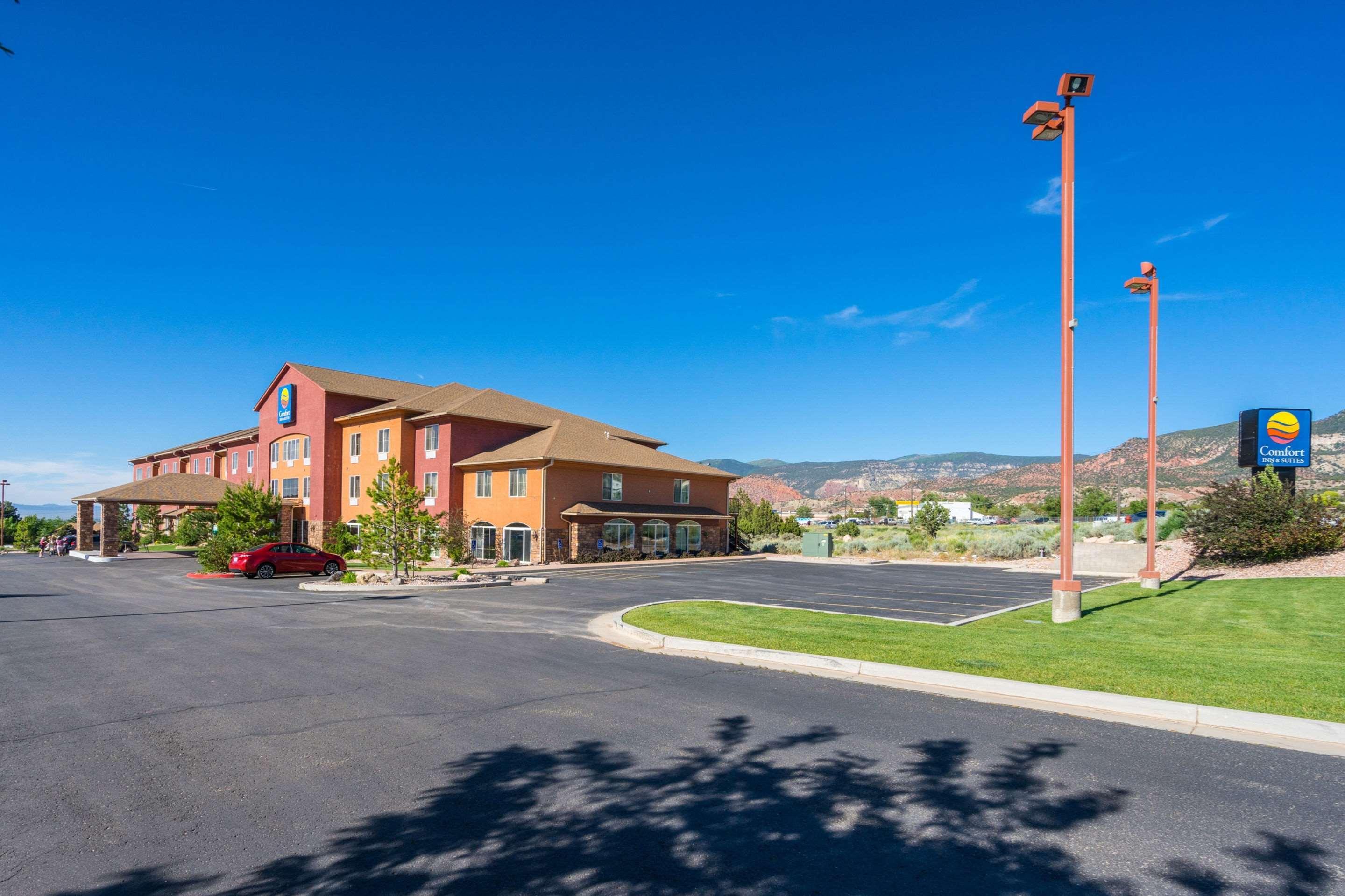 Comfort Inn & Suites Cedar City Exterior photo