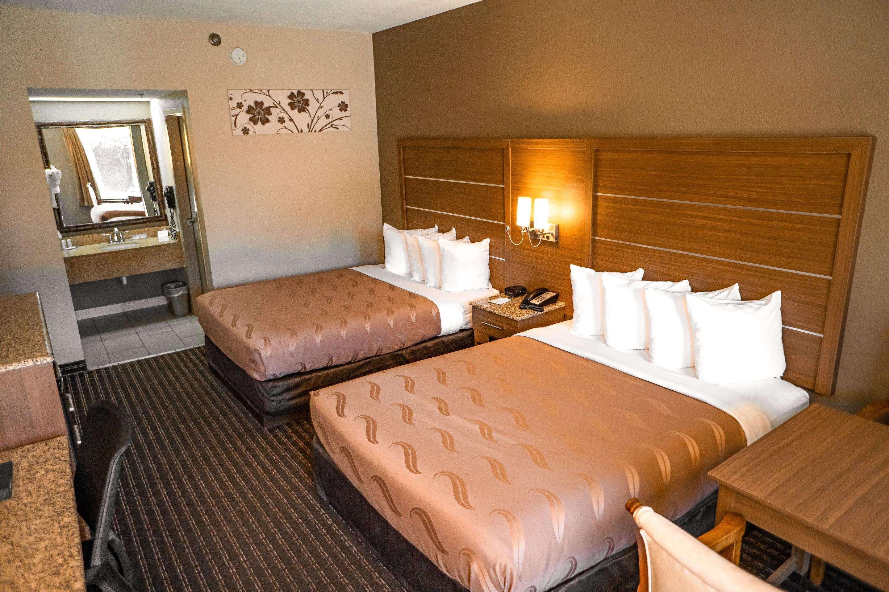 Quality Inn & Suites Near Six Flags - Austell Exterior photo