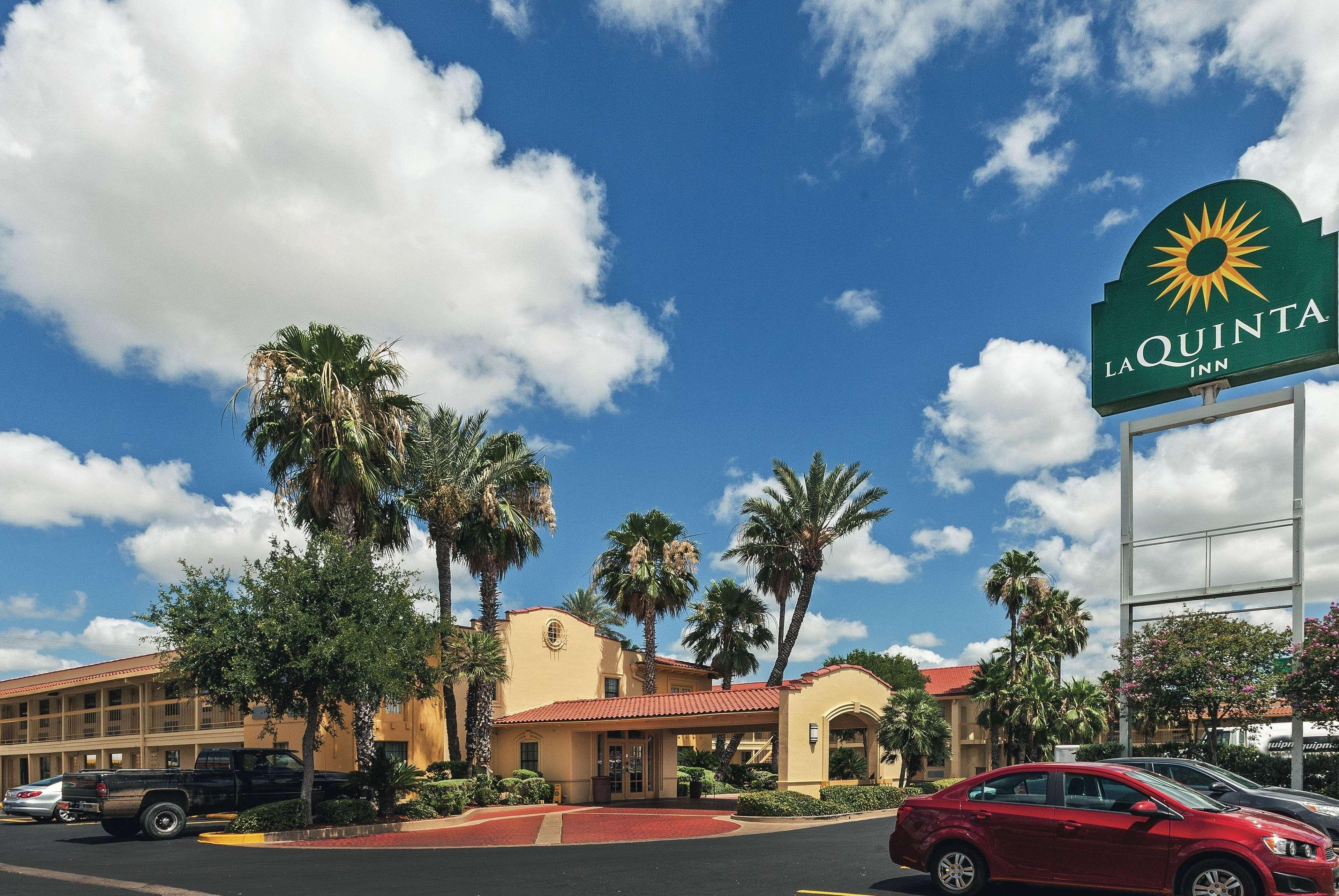 La Quinta Inn By Wyndham Laredo I-35 Exterior photo