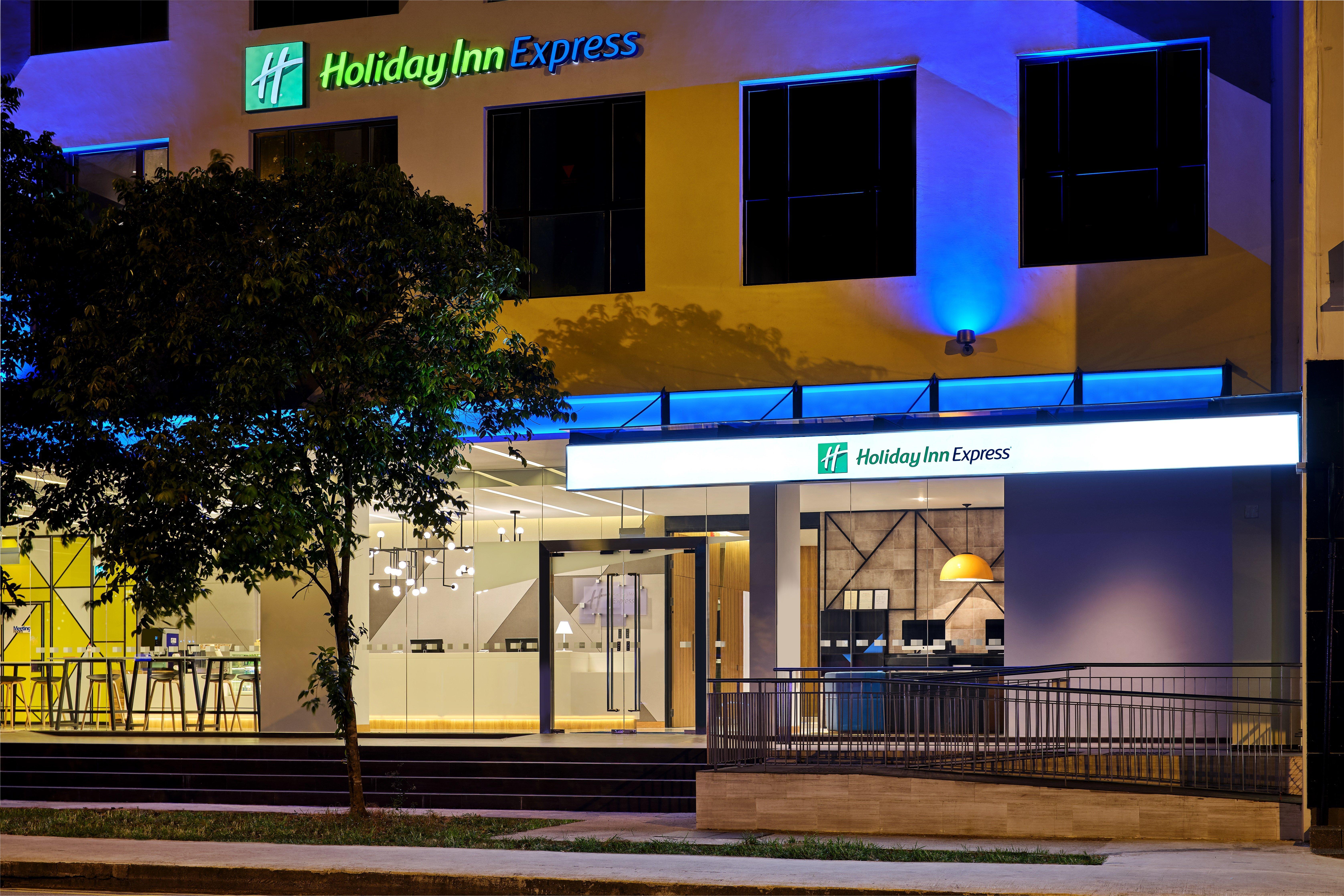 Holiday Inn Express Singapore Serangoon, An Ihg Hotel Exterior photo