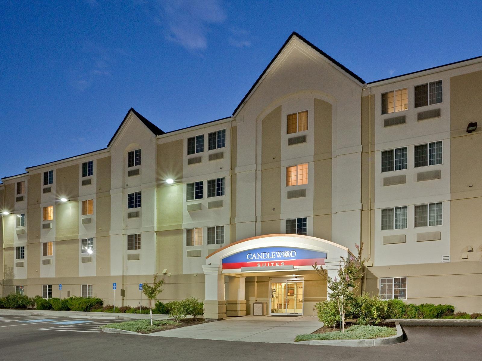 Candlewood Suites Medford, An Ihg Hotel Exterior photo