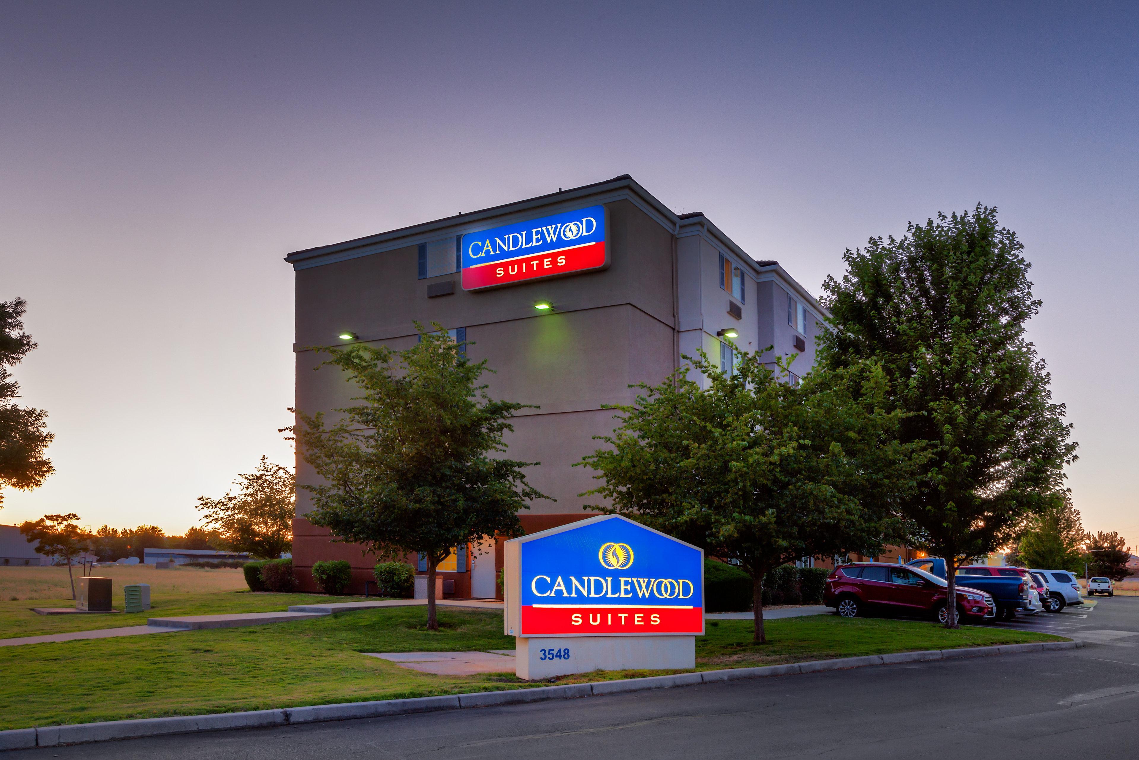 Candlewood Suites Medford, An Ihg Hotel Exterior photo