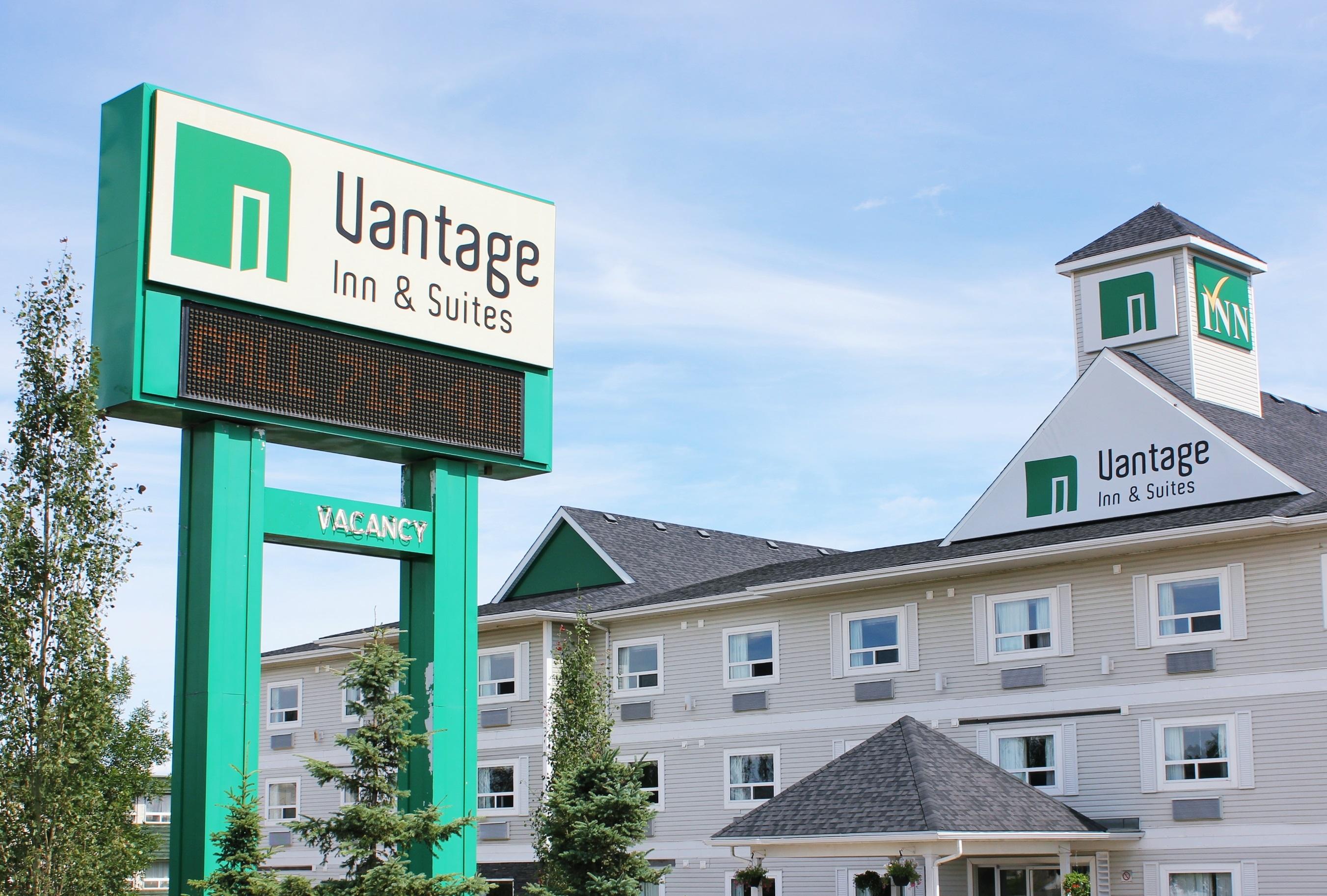 Travelodge By Wyndham Fort Mcmurray Exterior photo