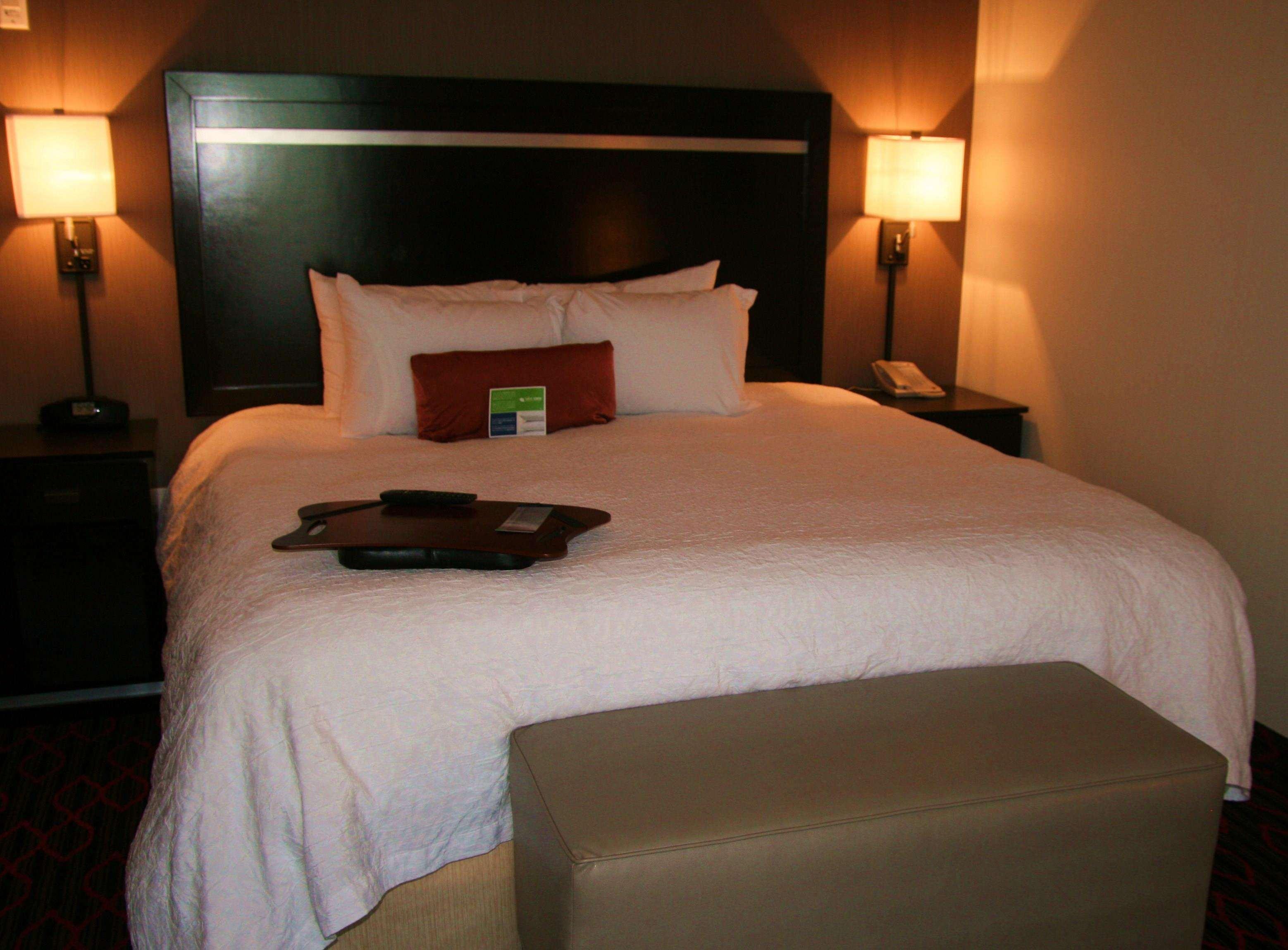 Hampton Inn By Hilton Fort Saskatchewan Room photo