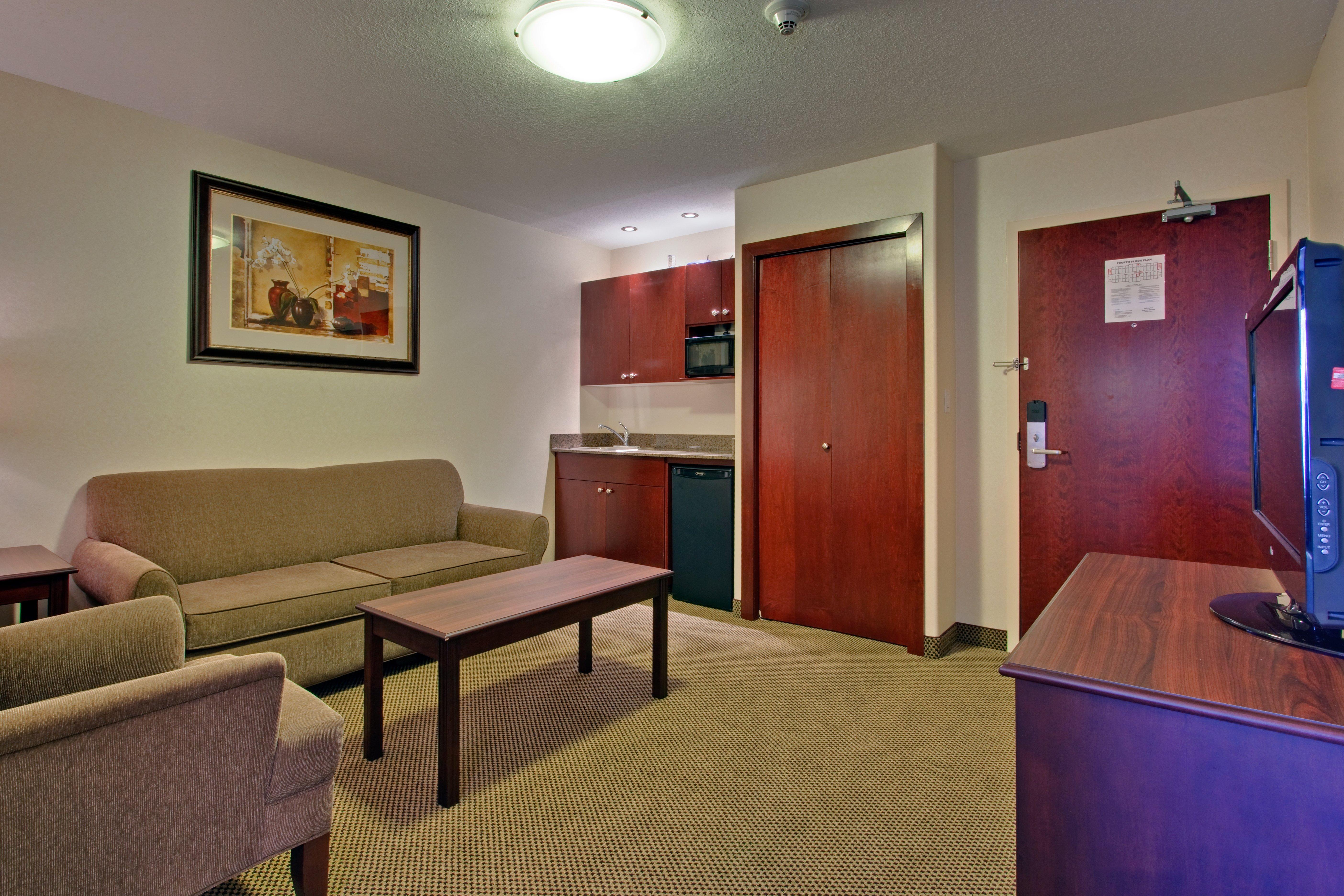 Holiday Inn Express & Suites Whitecourt, An Ihg Hotel Interior photo